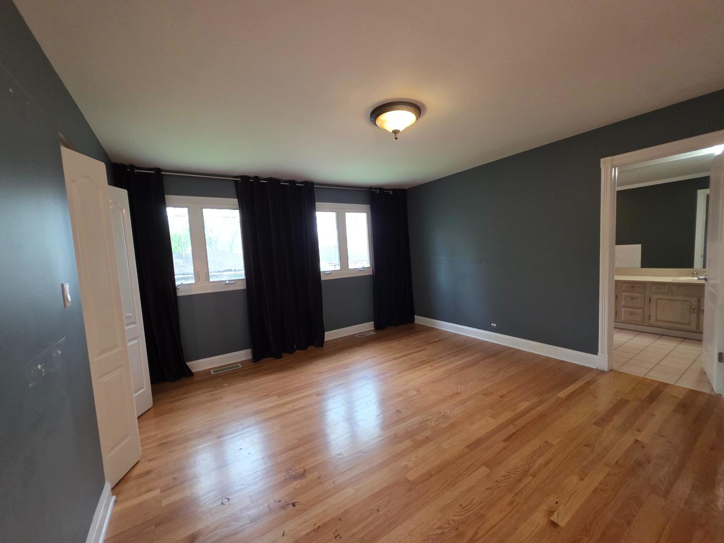 5787 N Clifford Avenue, Chicago, IL 60646