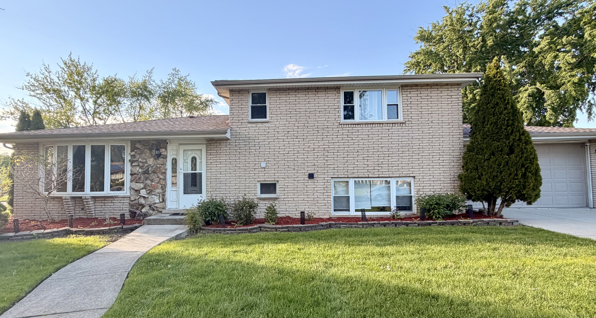 12118 W SOMERSET Road, Orland Park, IL 60467