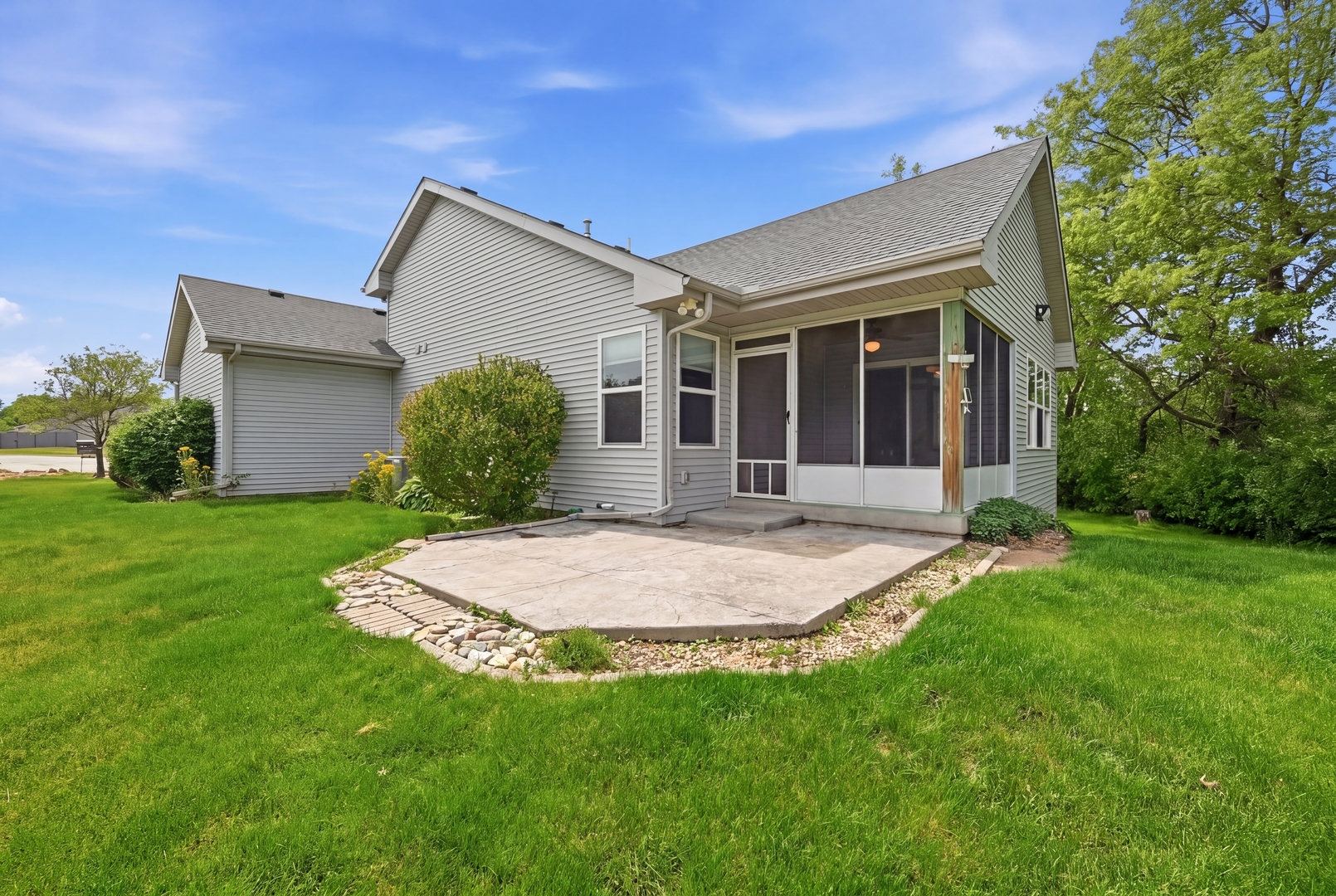 7688 Haymaker Lane, Cherry Valley, IL 61016