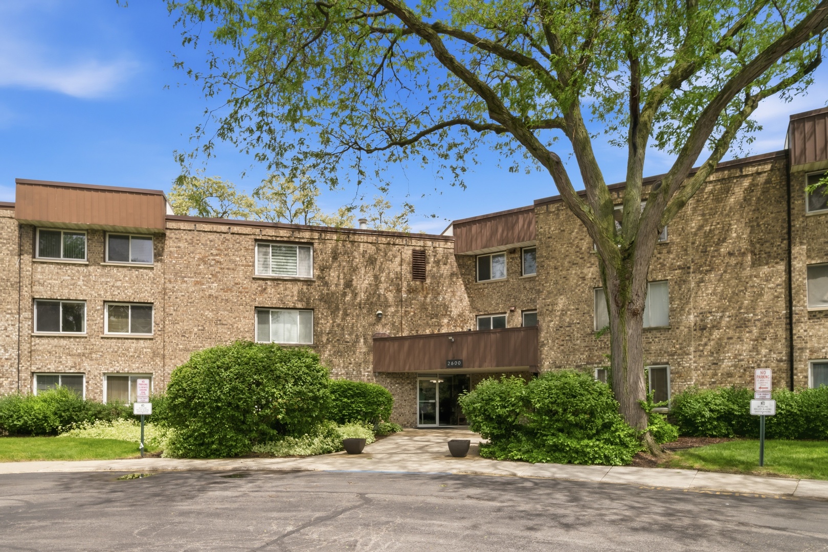 2600 Brookwood Way Drive #114, Rolling Meadows, IL 60008