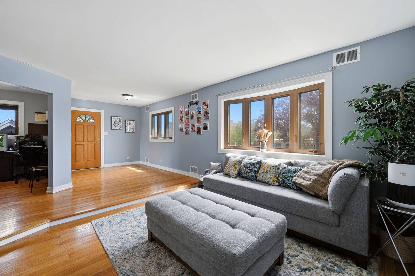 4656 25th Avenue, Schiller Park, IL 60176