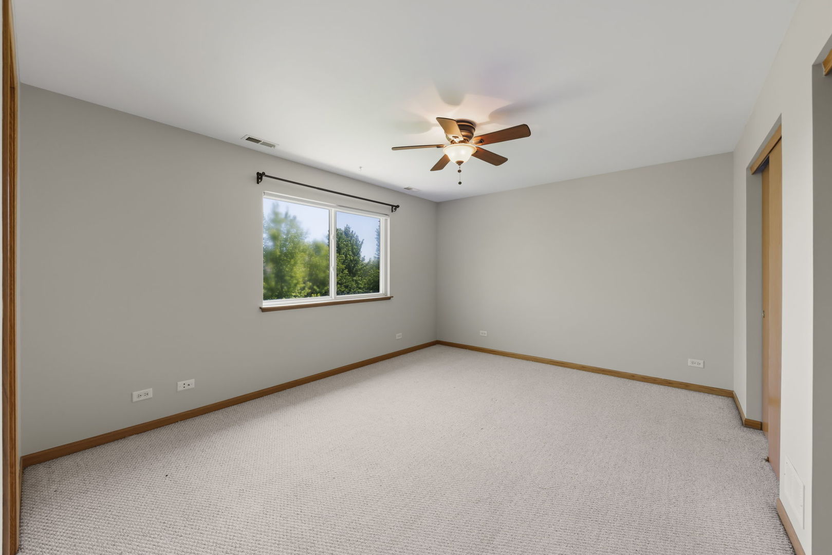 271 Copper Mountain Drive, Gilberts, IL 60136