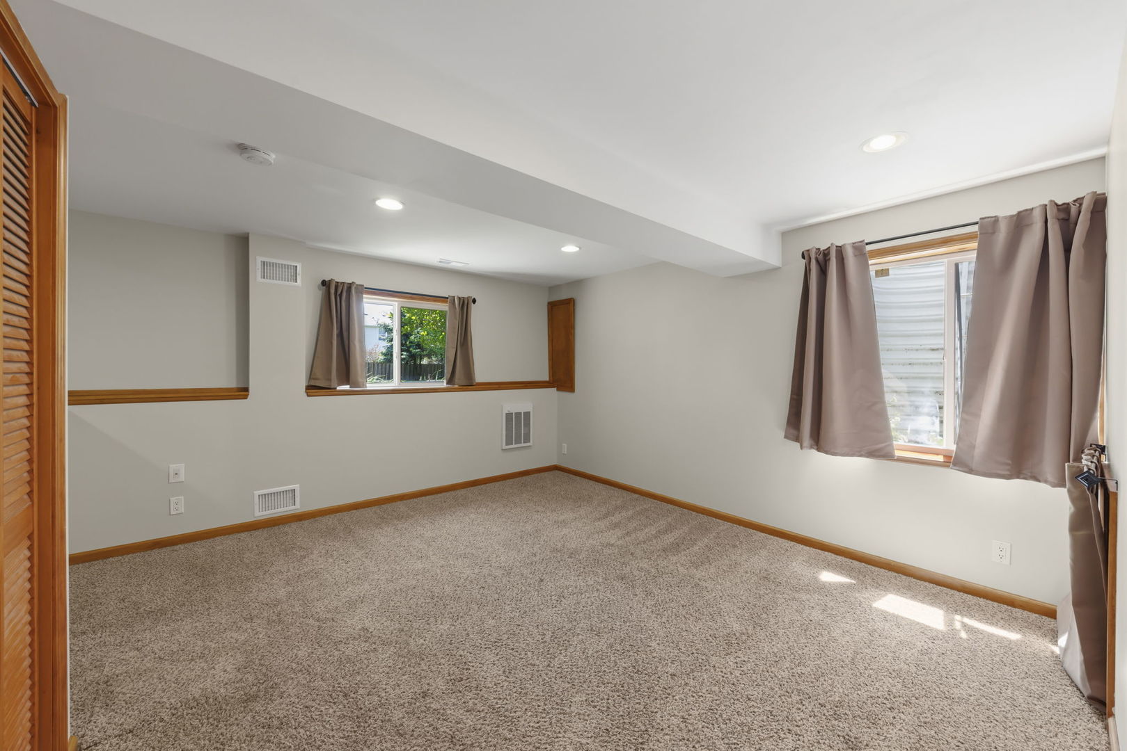 271 Copper Mountain Drive, Gilberts, IL 60136