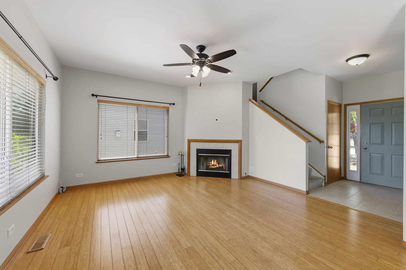 271 Copper Mountain Drive, Gilberts, IL 60136