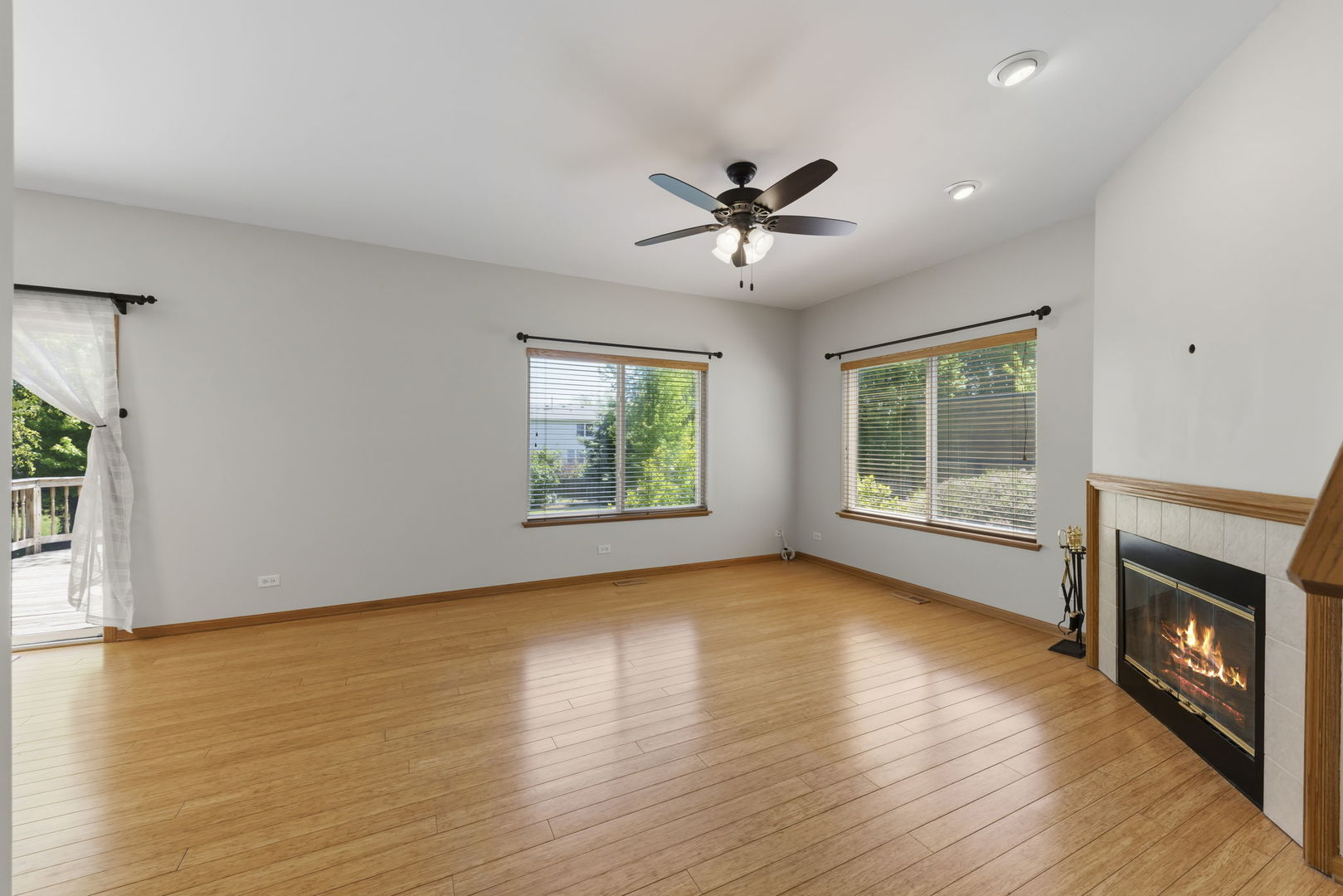 271 Copper Mountain Drive, Gilberts, IL 60136