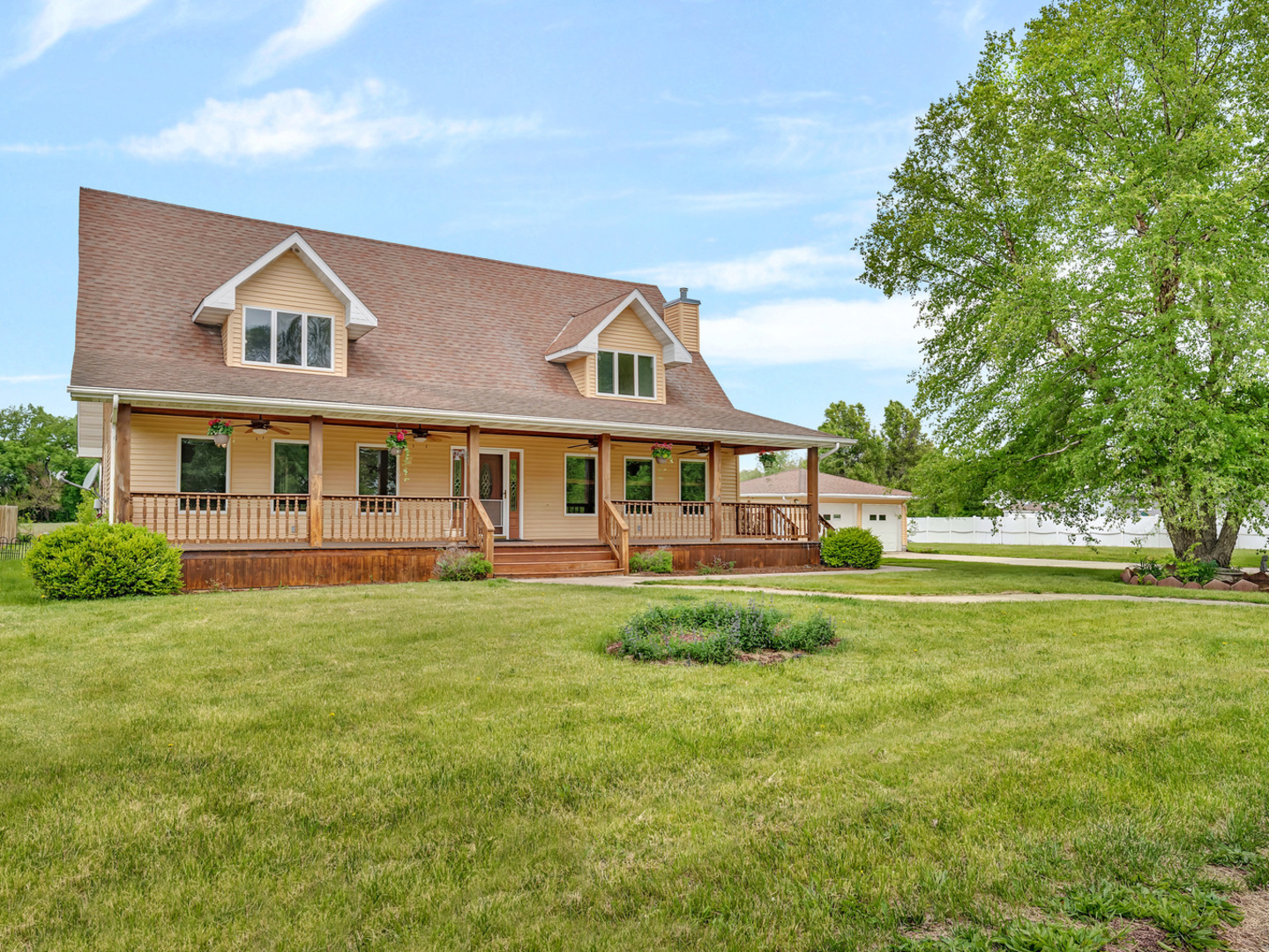 2730 Cemetery Road, Morris, IL 60450