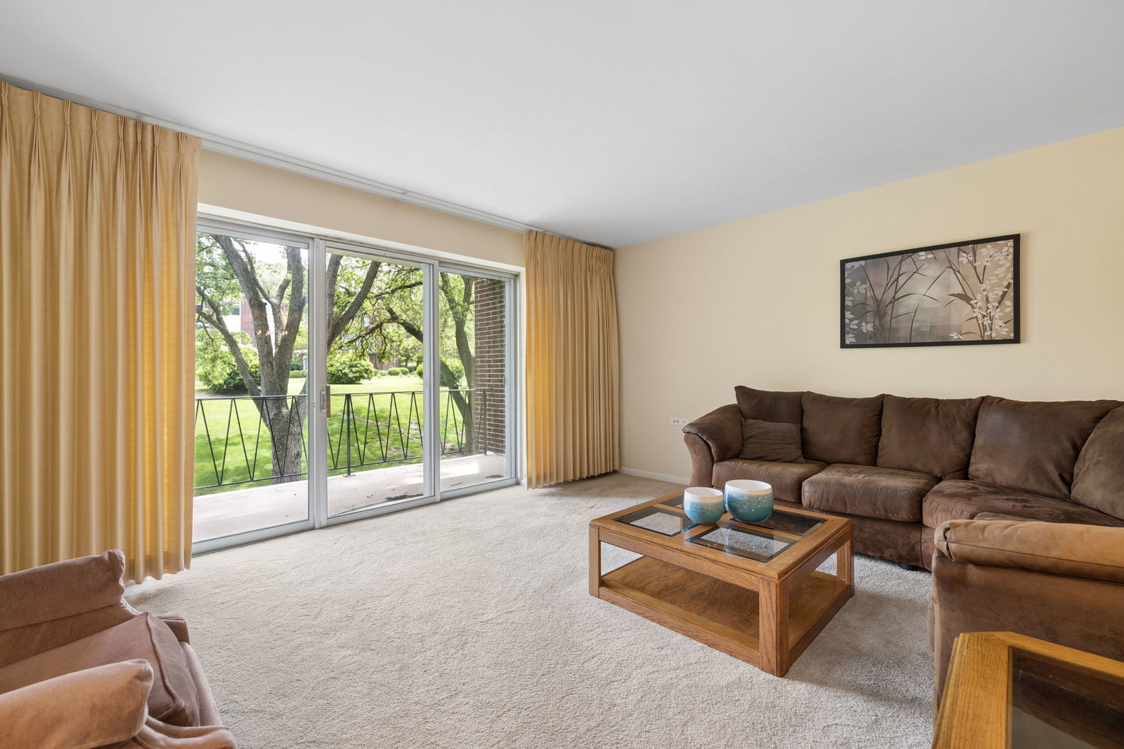 5300 Walnut Avenue #2B, Downers Grove, IL 60515