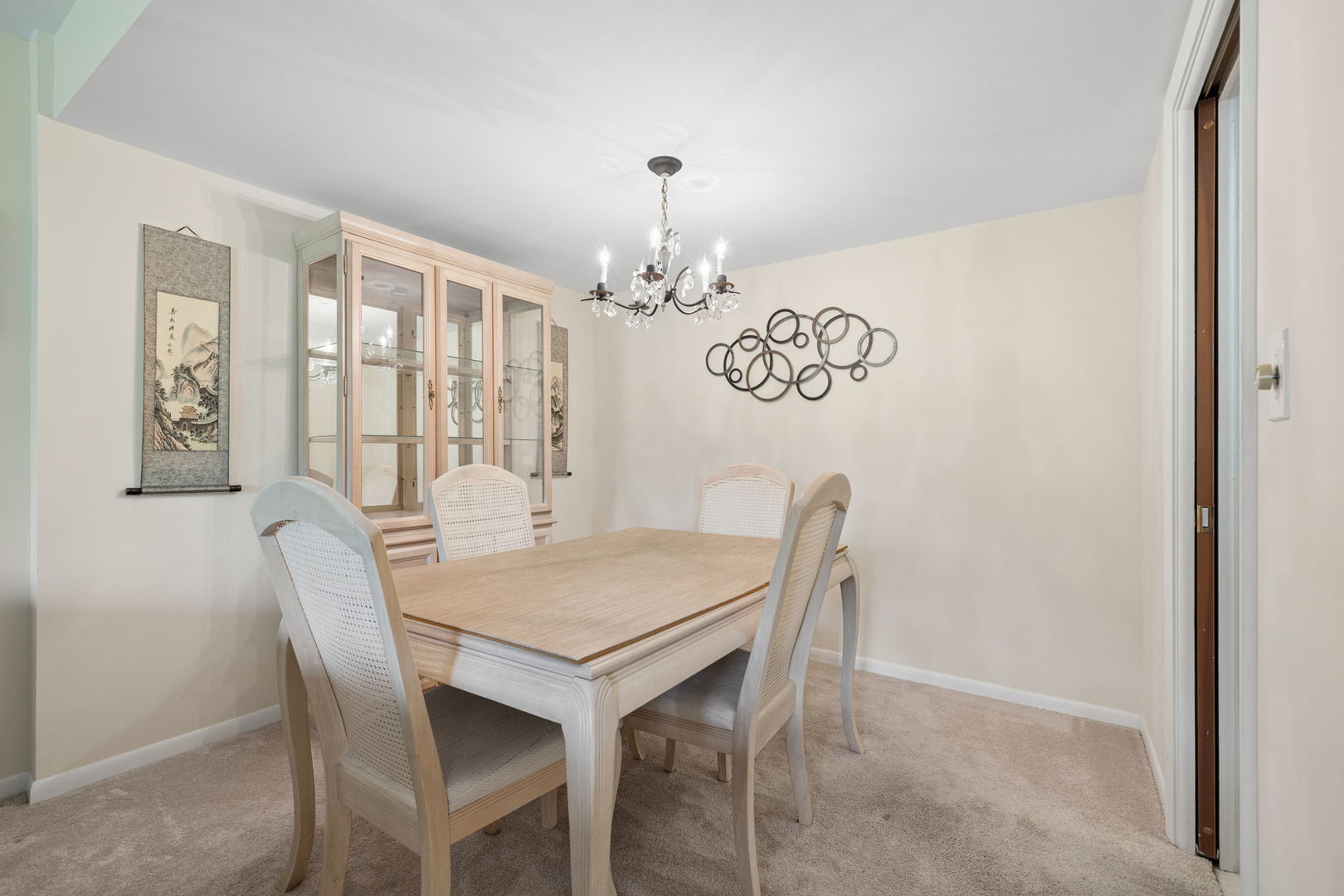 5300 Walnut Avenue #2B, Downers Grove, IL 60515