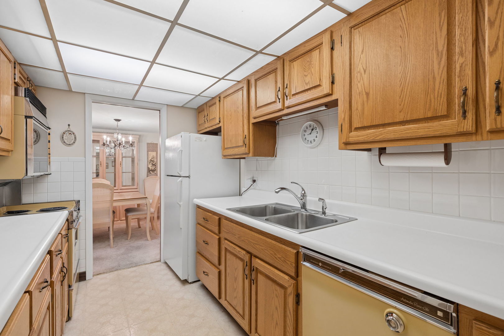 5300 Walnut Avenue #2B, Downers Grove, IL 60515
