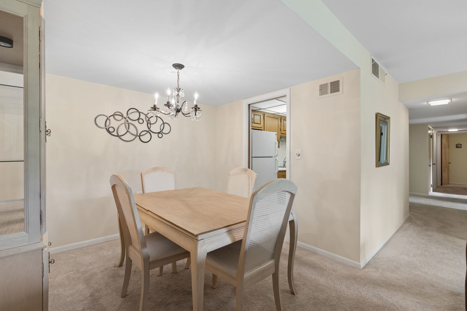 5300 Walnut Avenue #2B, Downers Grove, IL 60515