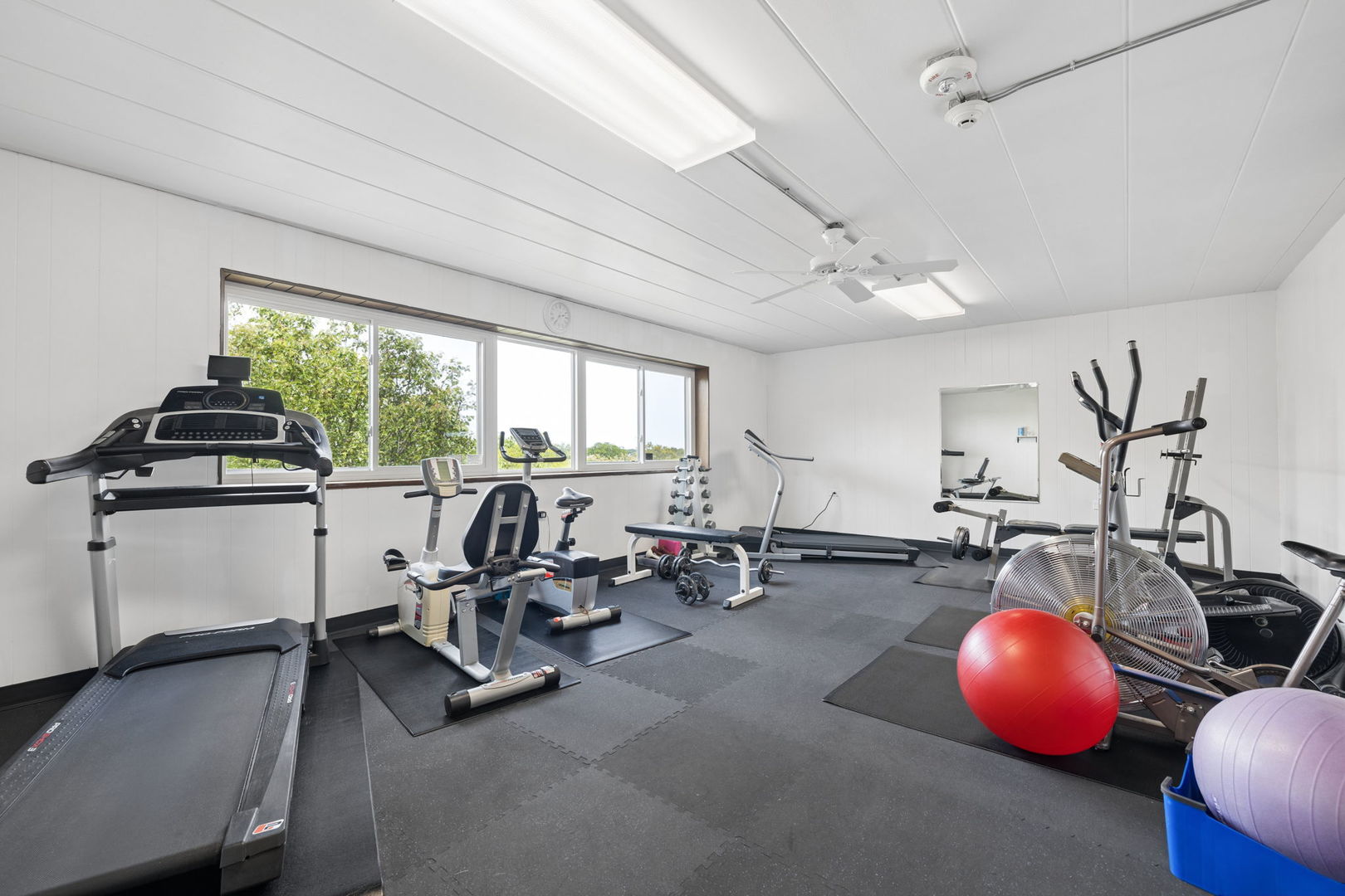 5300 Walnut Avenue #2B, Downers Grove, IL 60515