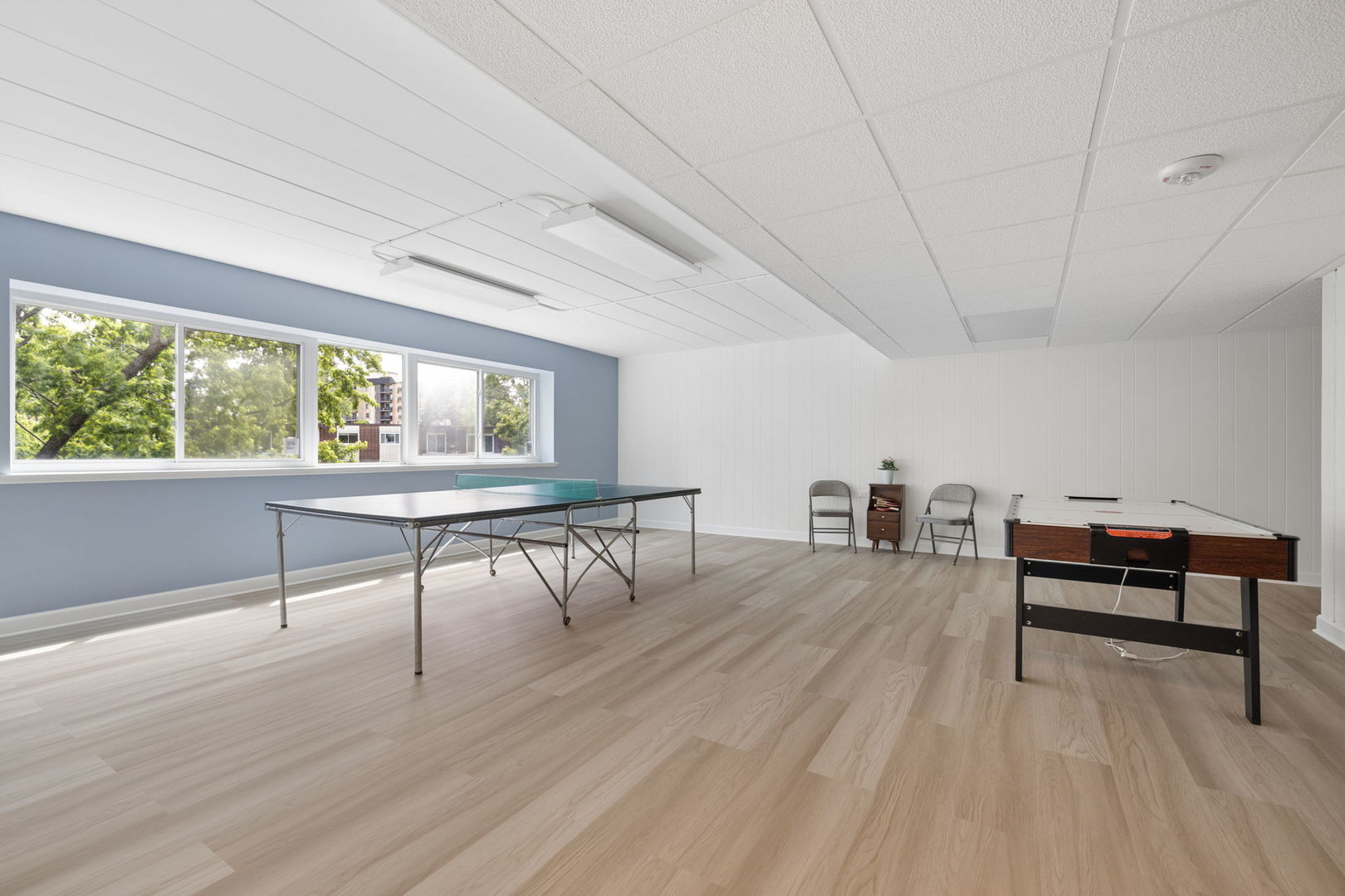 5300 Walnut Avenue #2B, Downers Grove, IL 60515