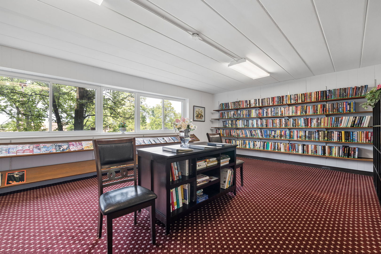 5300 Walnut Avenue #2B, Downers Grove, IL 60515