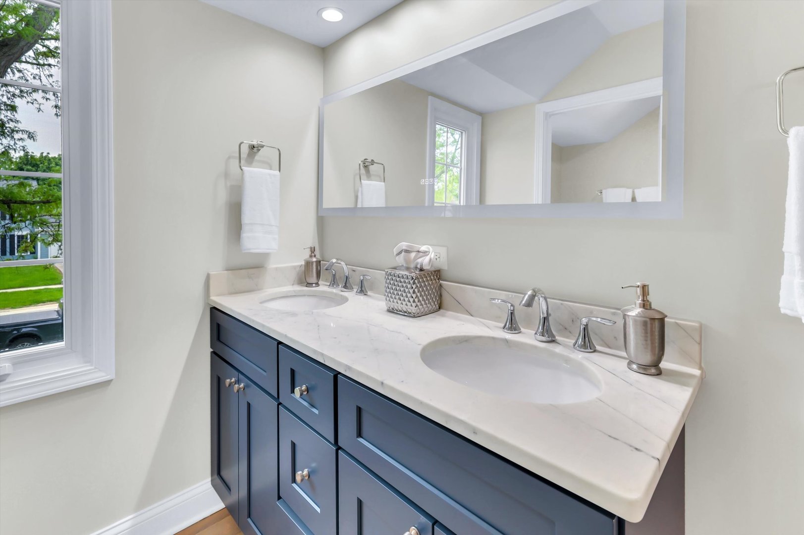 967 W Bauer Road, Naperville, IL 60563