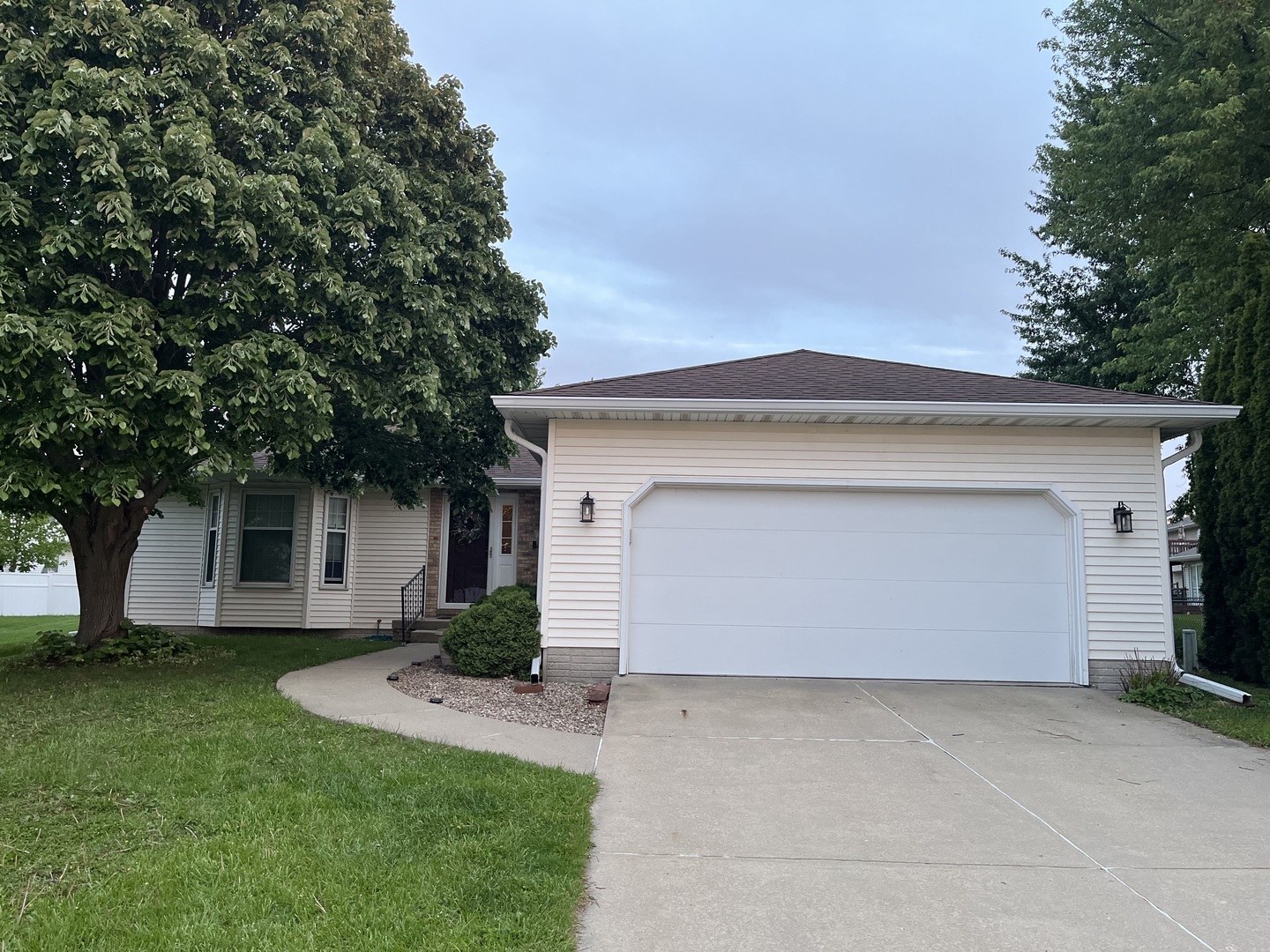 3 Tatiana Court, Bloomington, IL 61704