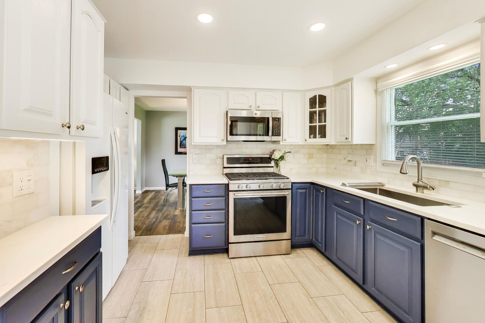 2115 Hitching Post Lane, Schaumburg, IL 60194