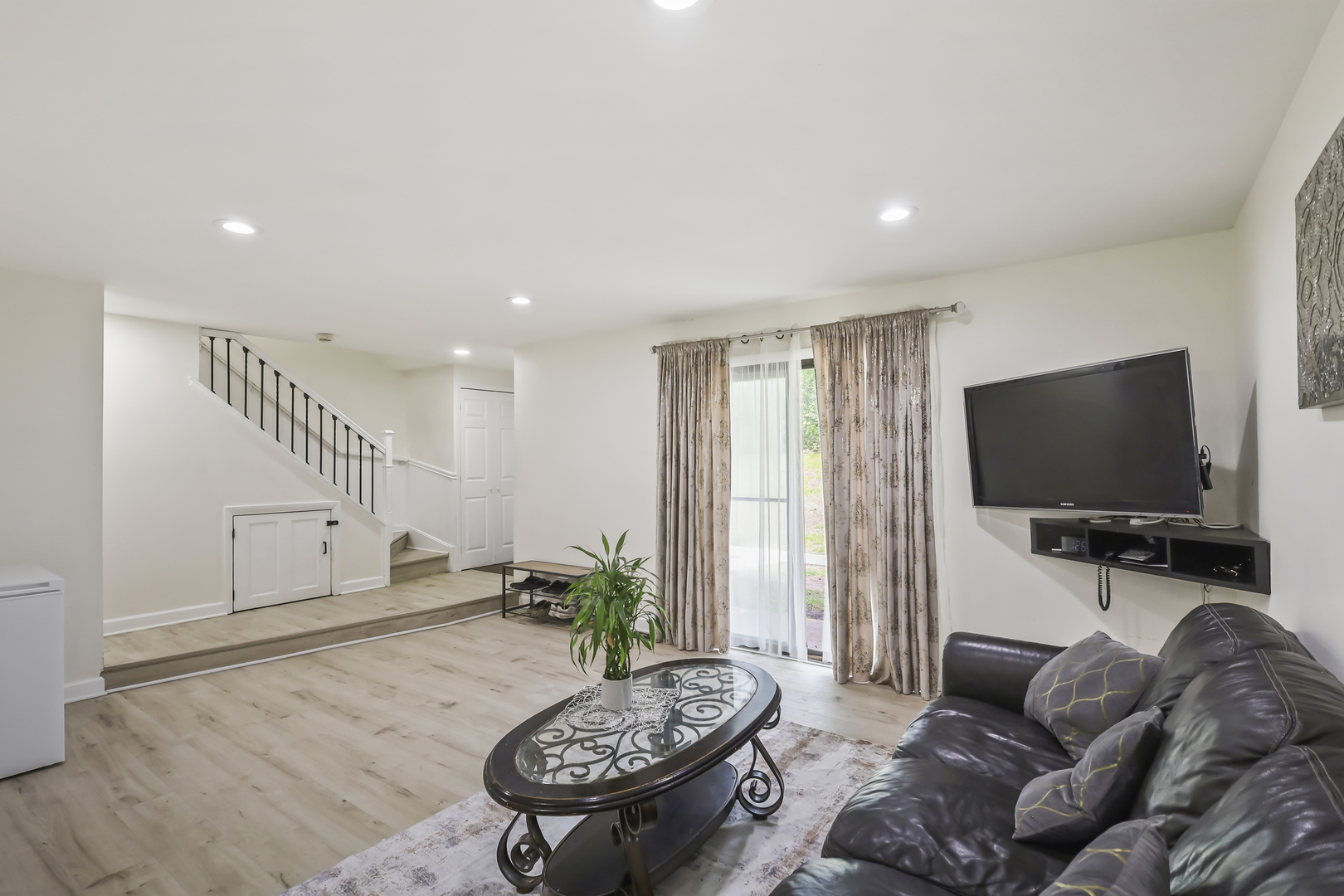 2130 Country Club Drive #2130, Woodridge, IL 60517