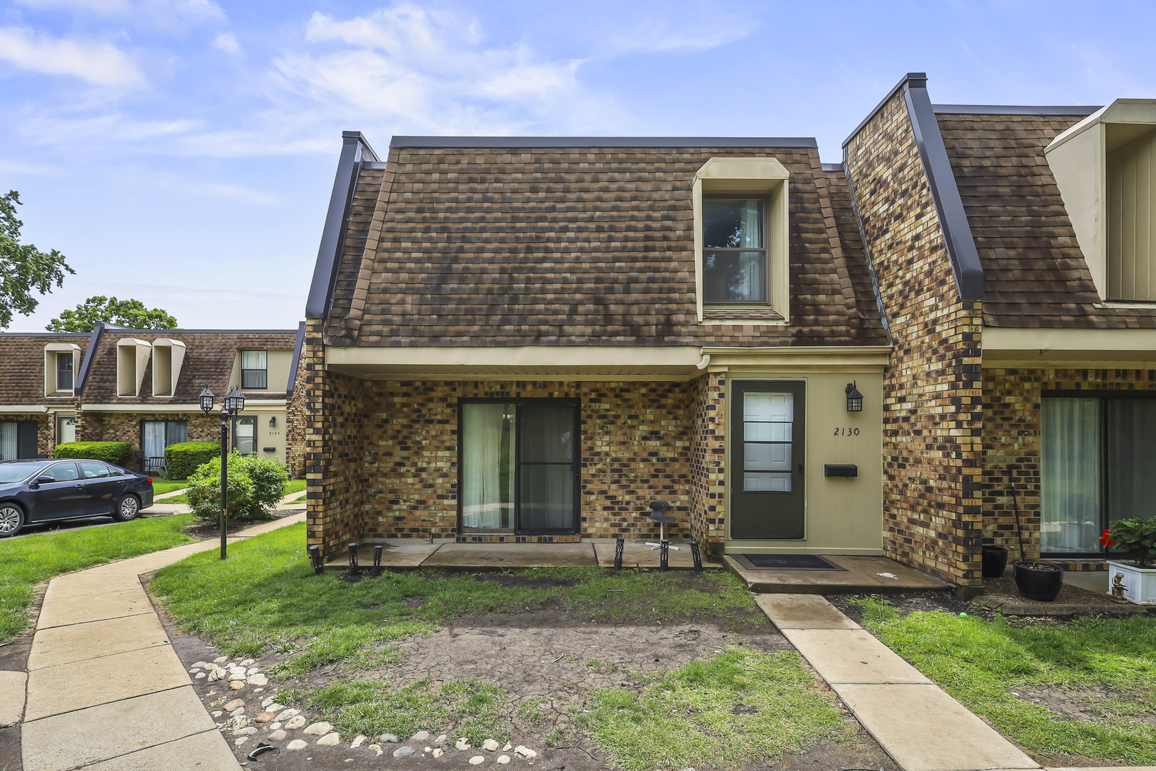 2130 Country Club Drive #2130, Woodridge, IL 60517