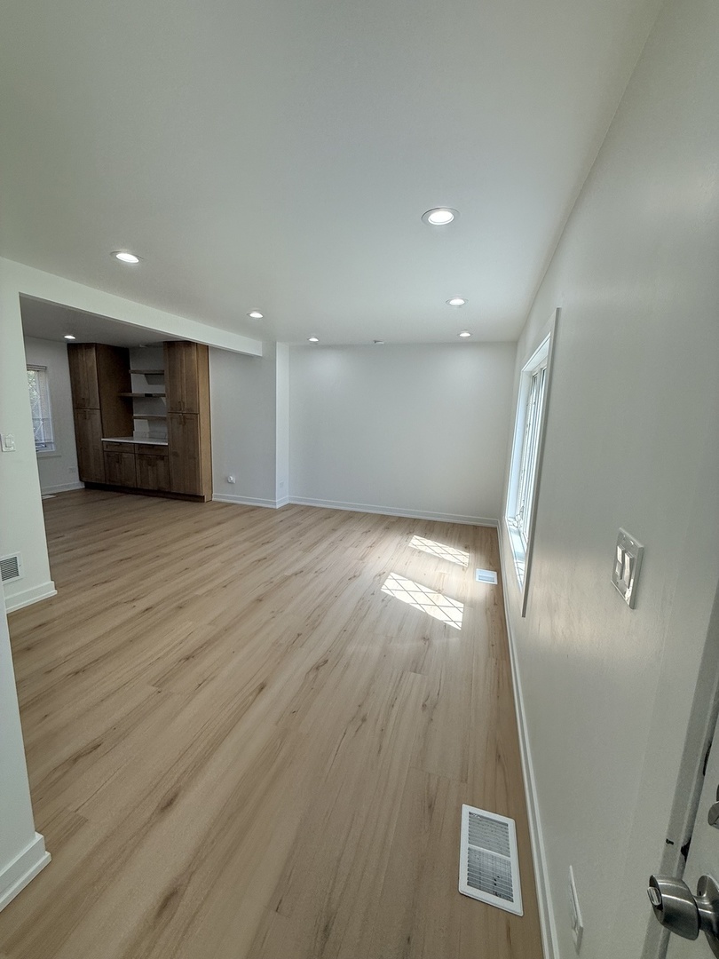 6342 S Lockwood Avenue, Chicago, IL 60638