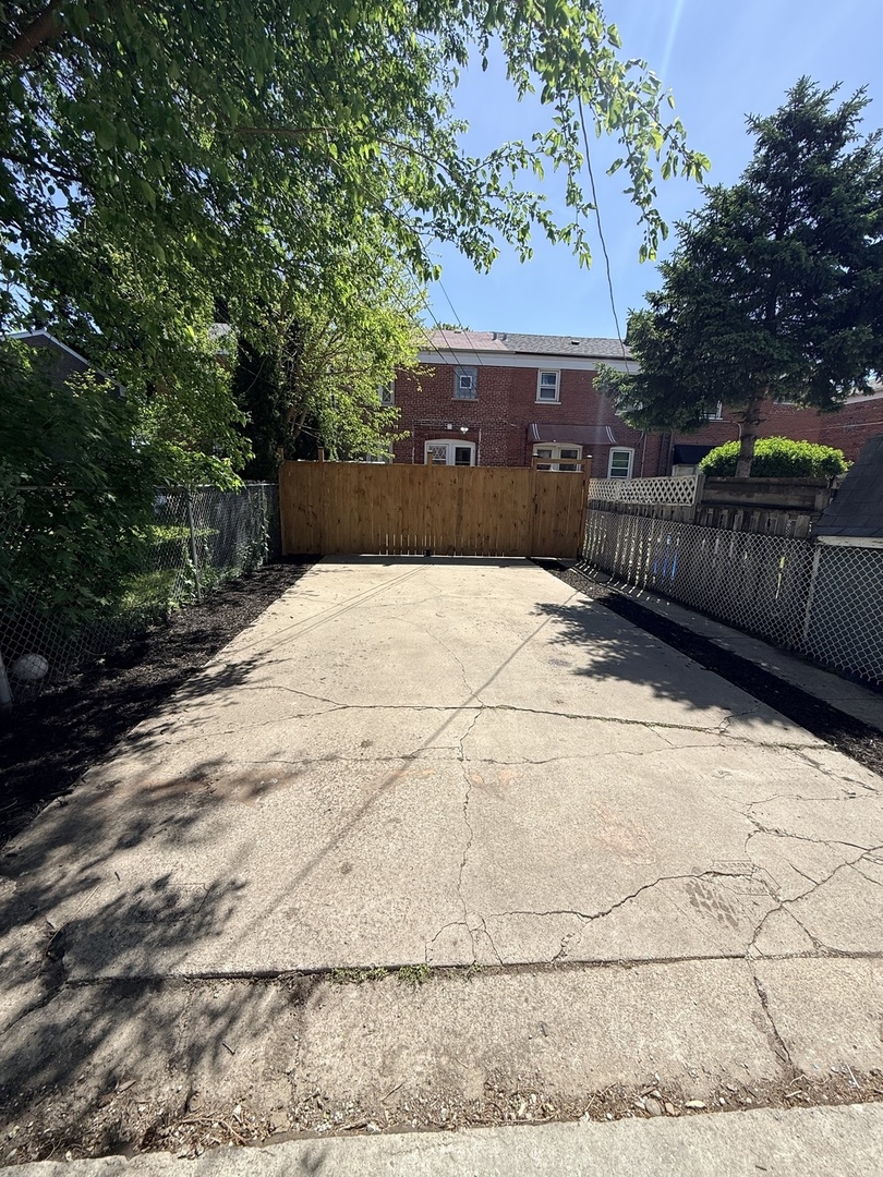 6342 S Lockwood Avenue, Chicago, IL 60638
