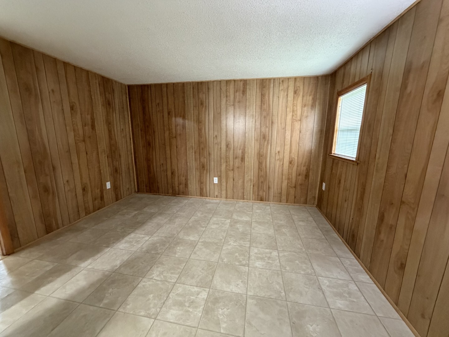 1165 Roselawn Drive, Paxton, IL 60957