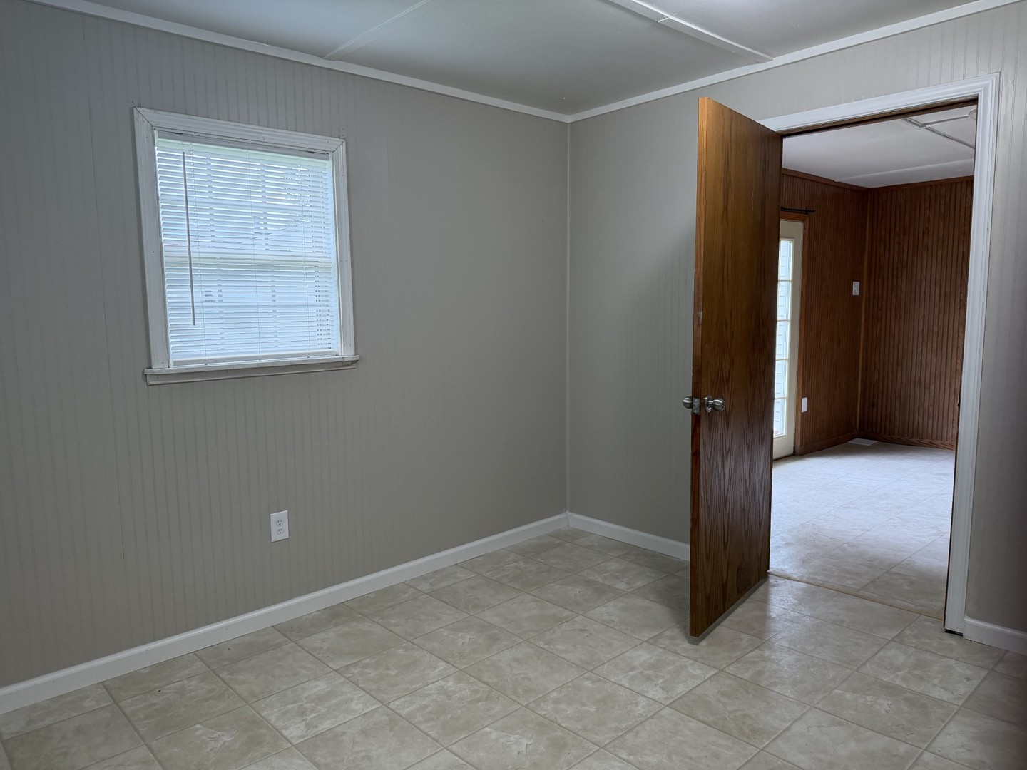 1165 Roselawn Drive, Paxton, IL 60957