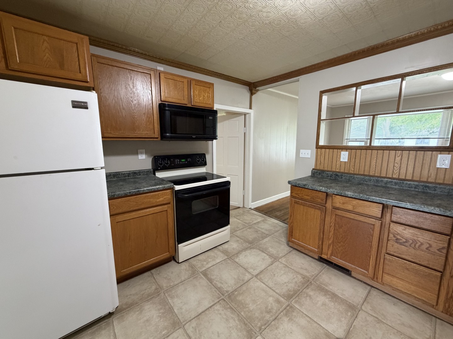1165 Roselawn Drive, Paxton, IL 60957