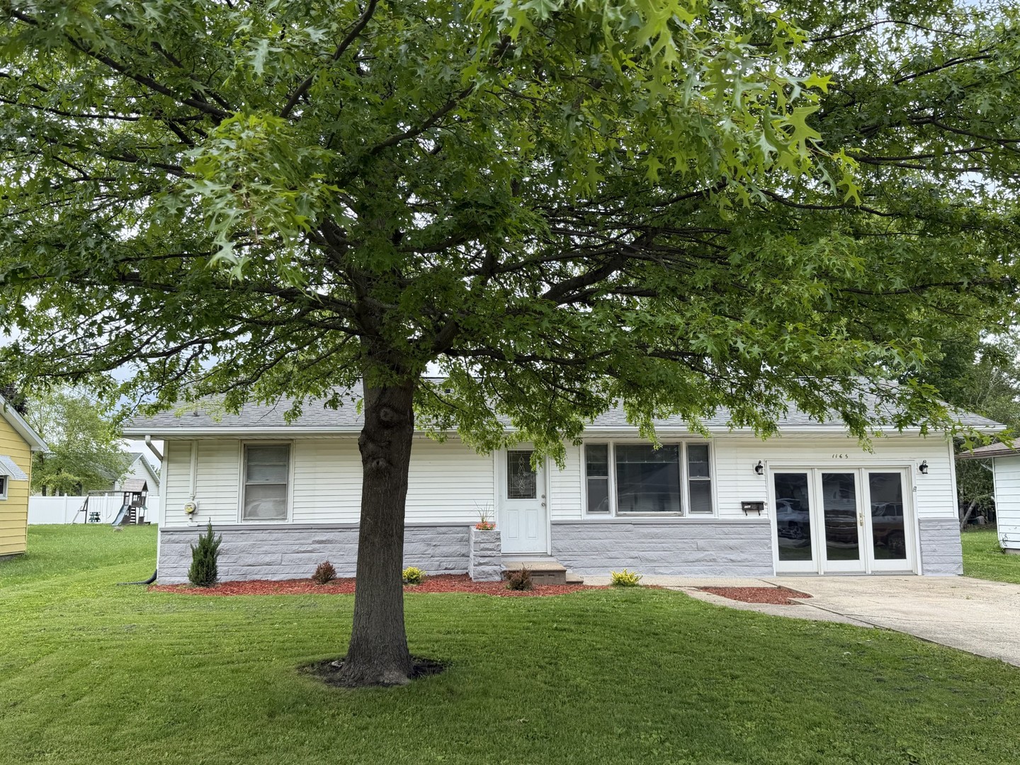 1165 Roselawn Drive, Paxton, IL 60957