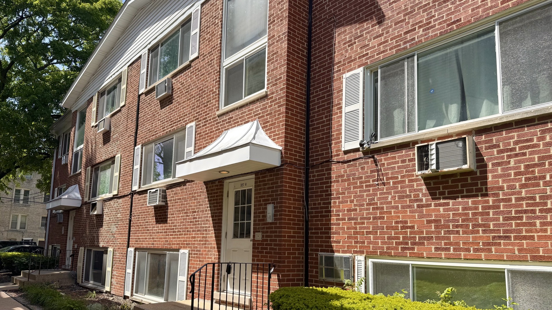 327 Wisconsin Avenue #6A, Oak Park, IL 60302