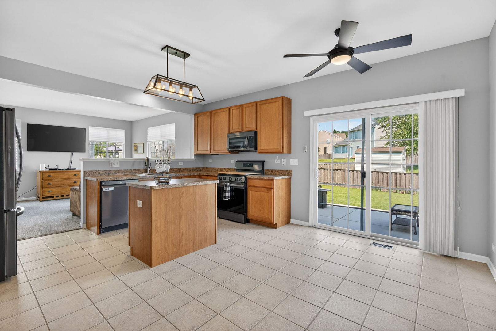 704 Camden Drive, Minooka, IL 60447