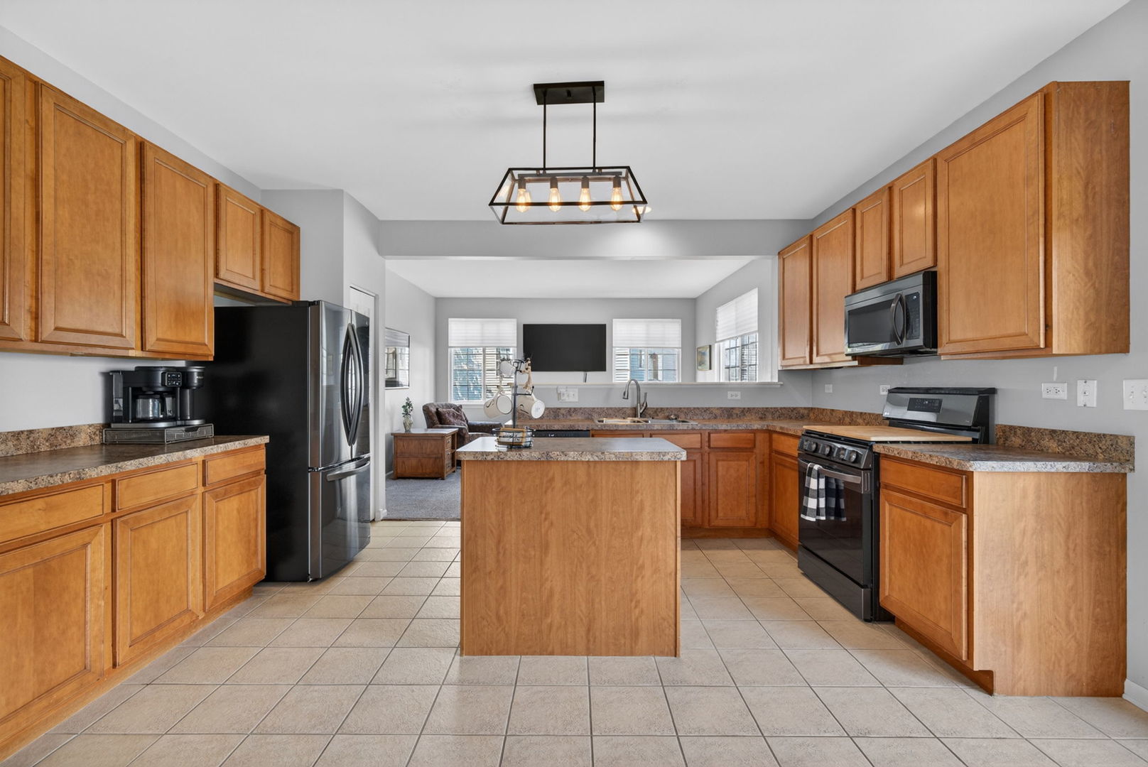 704 Camden Drive, Minooka, IL 60447