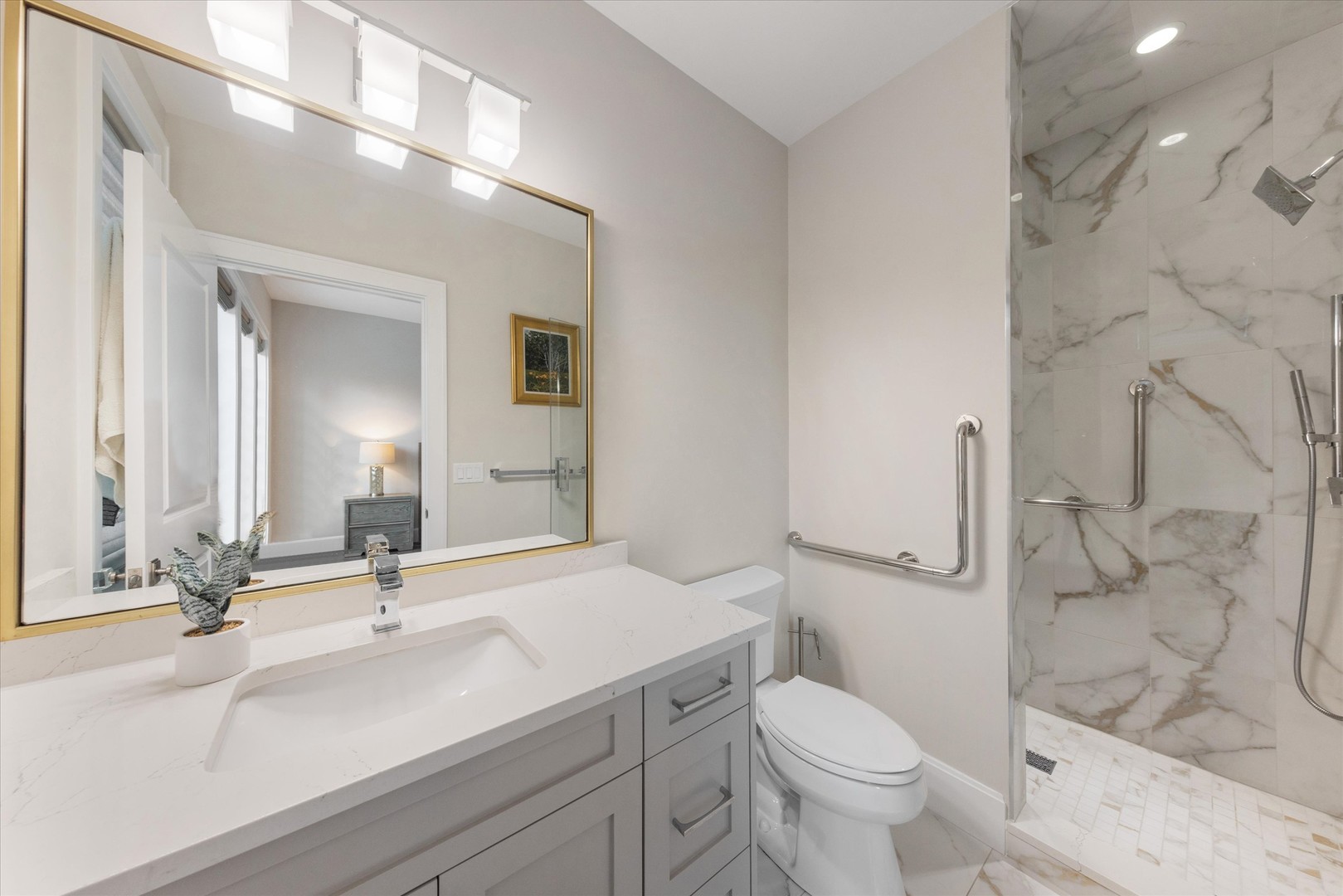 227 Burlington Avenue #2, Clarendon Hills, IL 60514