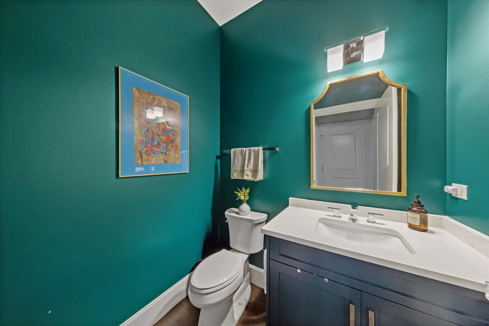 227 Burlington Avenue #2, Clarendon Hills, IL 60514