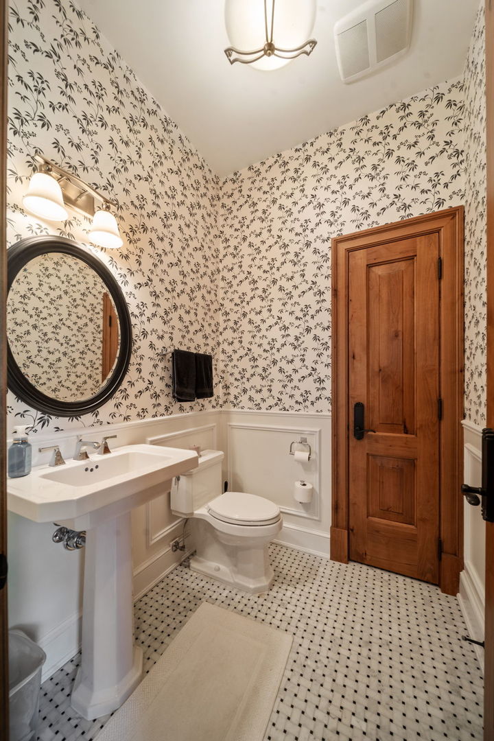 261 S Kenilworth Avenue, Glen Ellyn, IL 60137