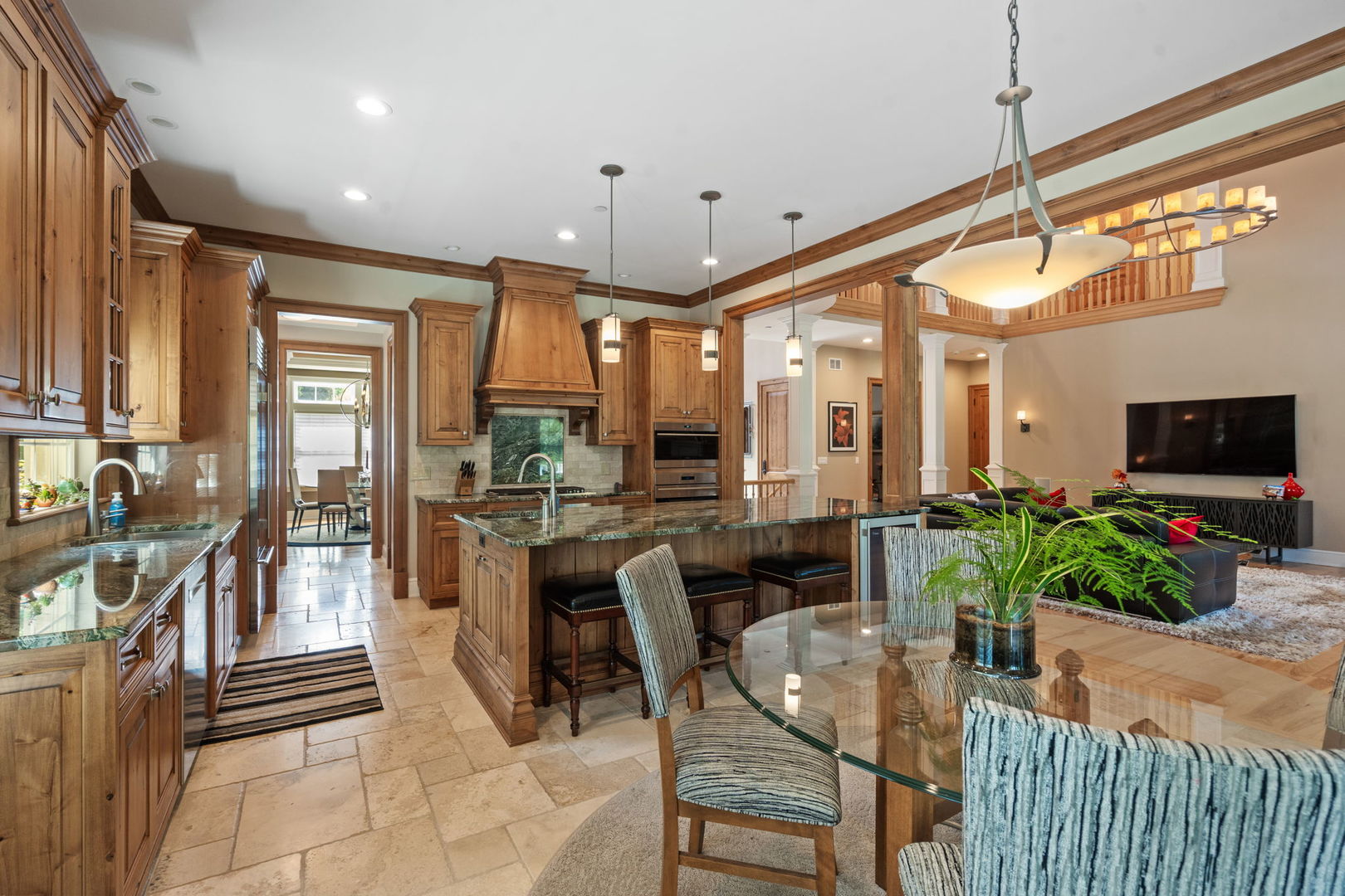 261 S Kenilworth Avenue, Glen Ellyn, IL 60137