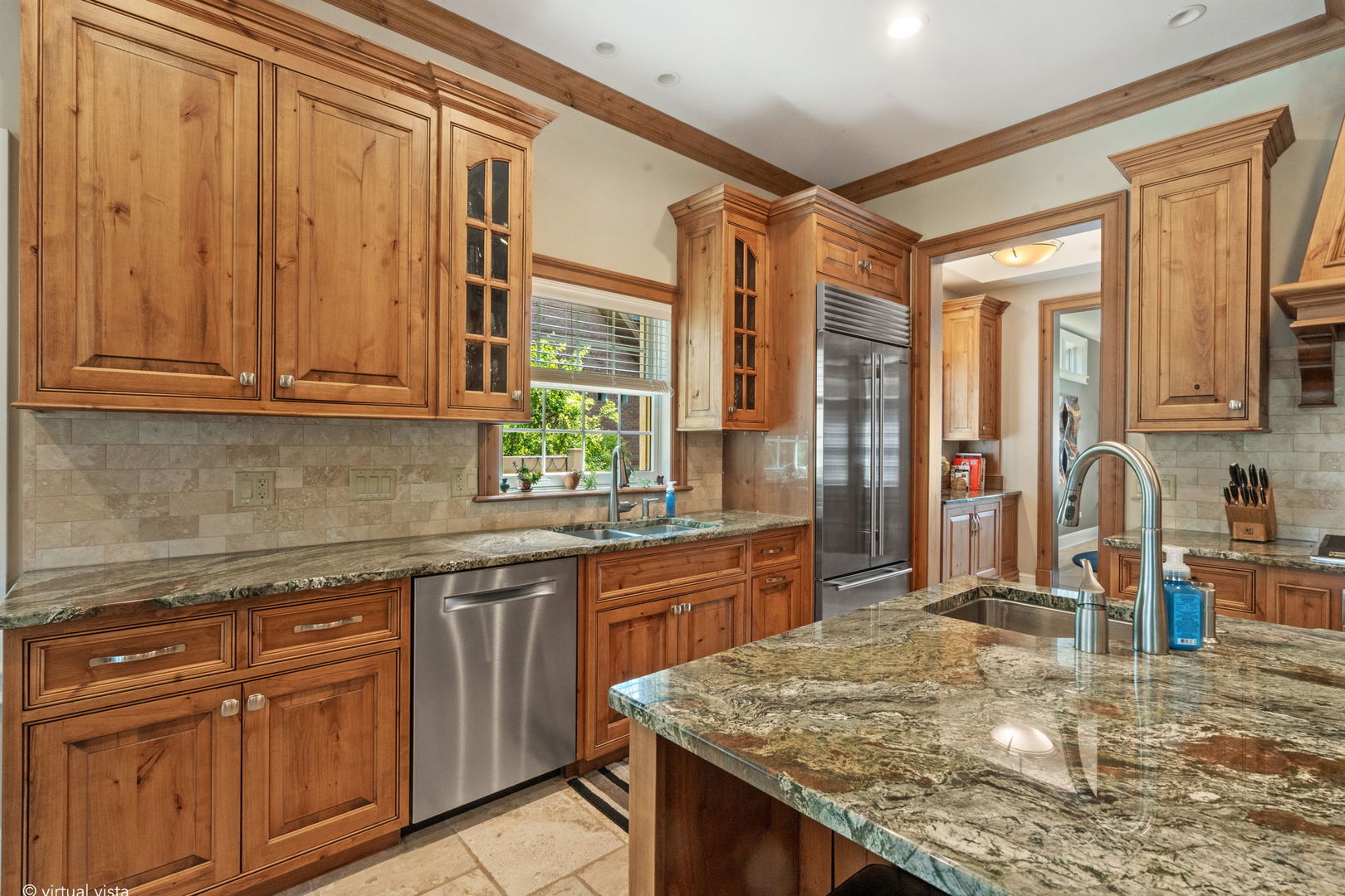 261 S Kenilworth Avenue, Glen Ellyn, IL 60137