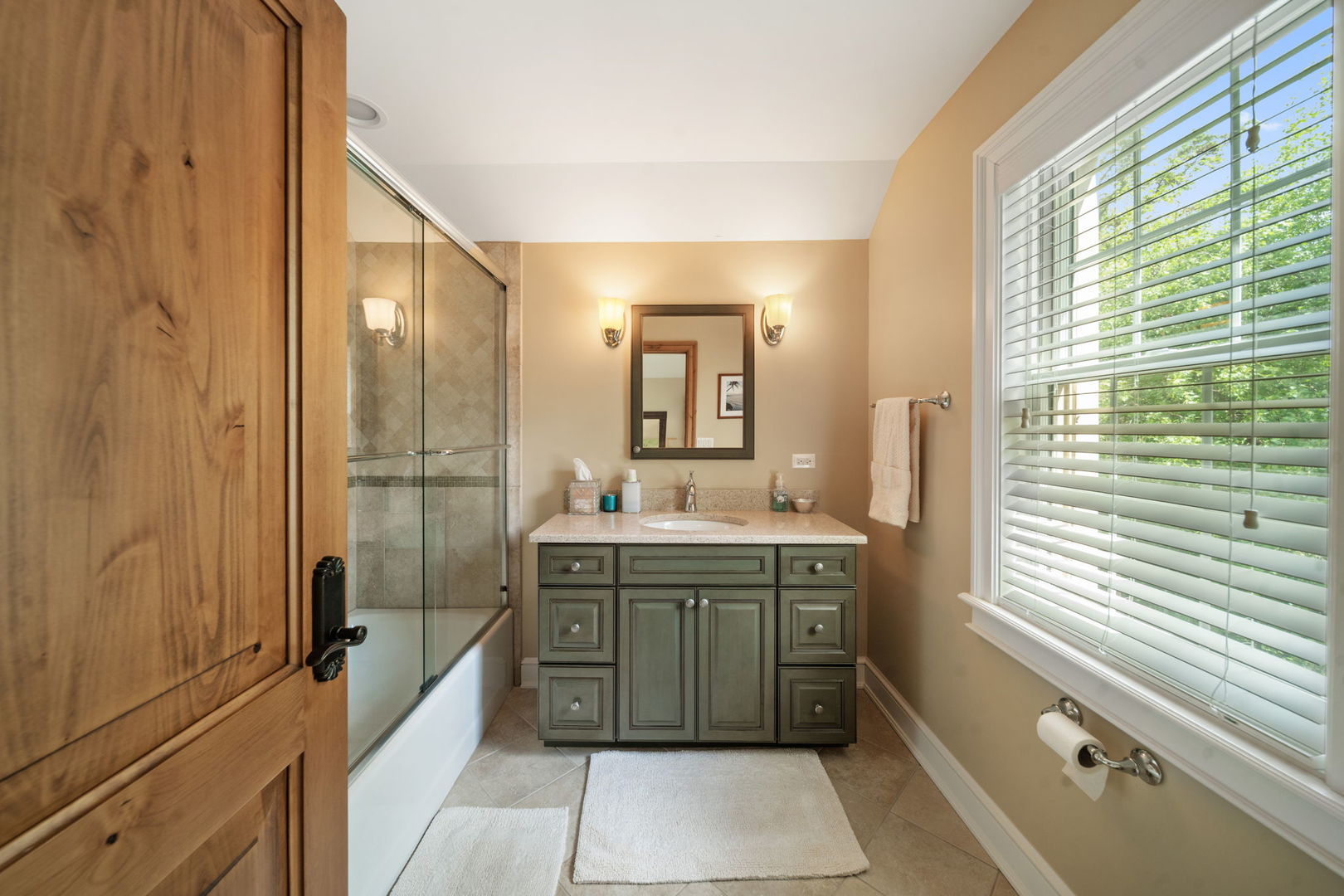 261 S Kenilworth Avenue, Glen Ellyn, IL 60137