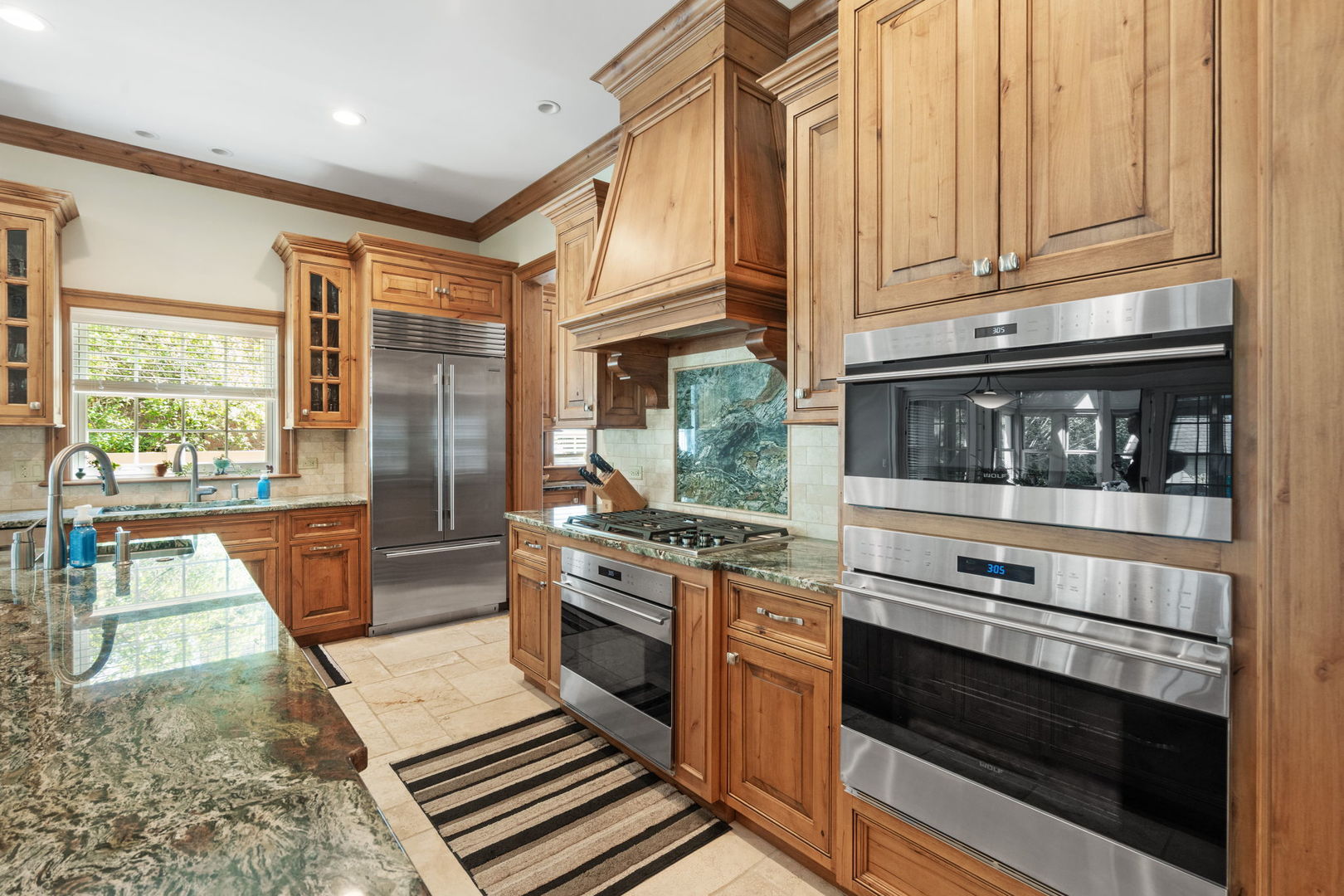 261 S Kenilworth Avenue, Glen Ellyn, IL 60137