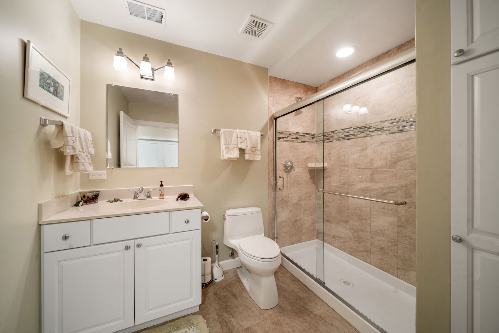 261 S Kenilworth Avenue, Glen Ellyn, IL 60137