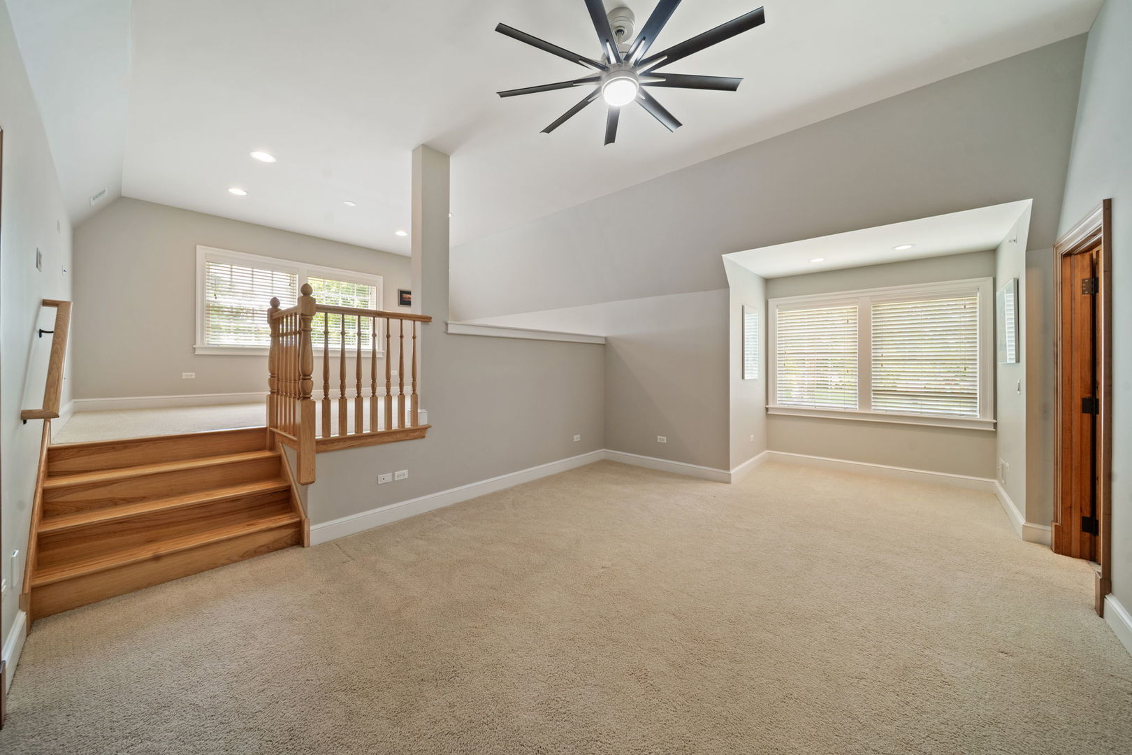 261 S Kenilworth Avenue, Glen Ellyn, IL 60137