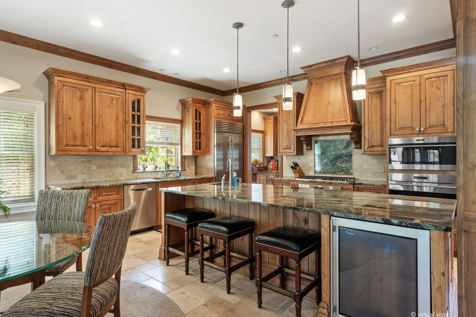 261 S Kenilworth Avenue, Glen Ellyn, IL 60137