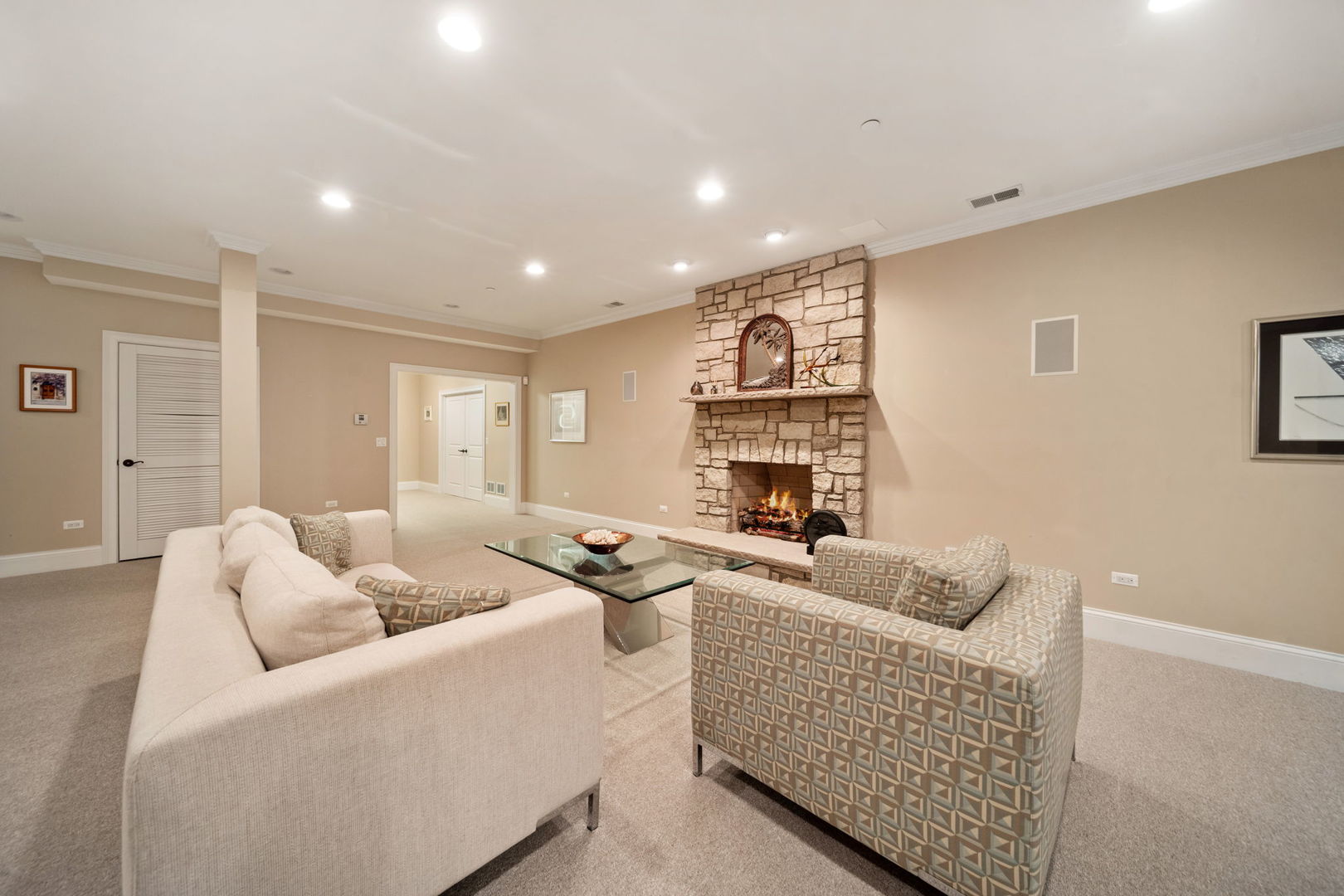 261 S Kenilworth Avenue, Glen Ellyn, IL 60137