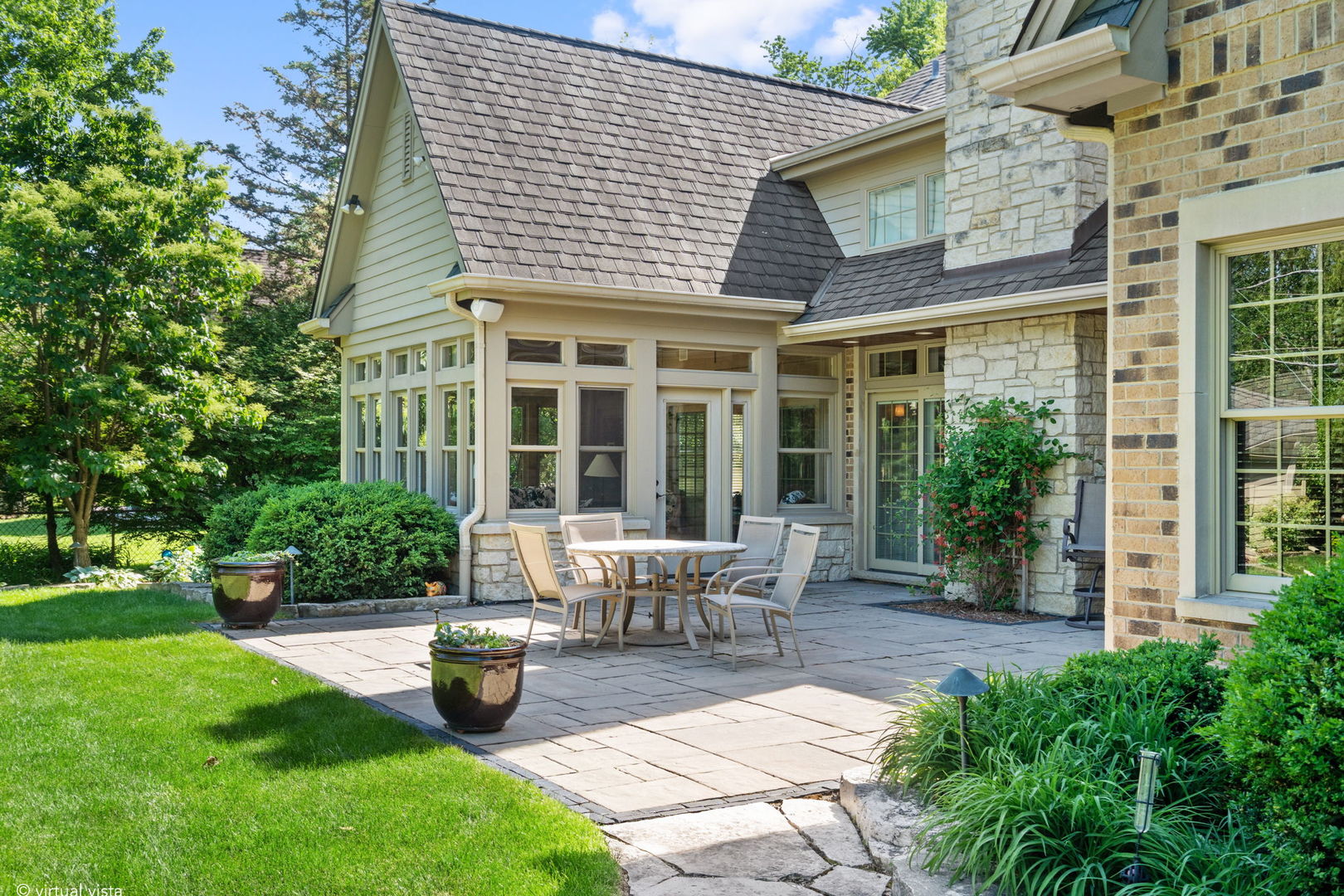 261 S Kenilworth Avenue, Glen Ellyn, IL 60137