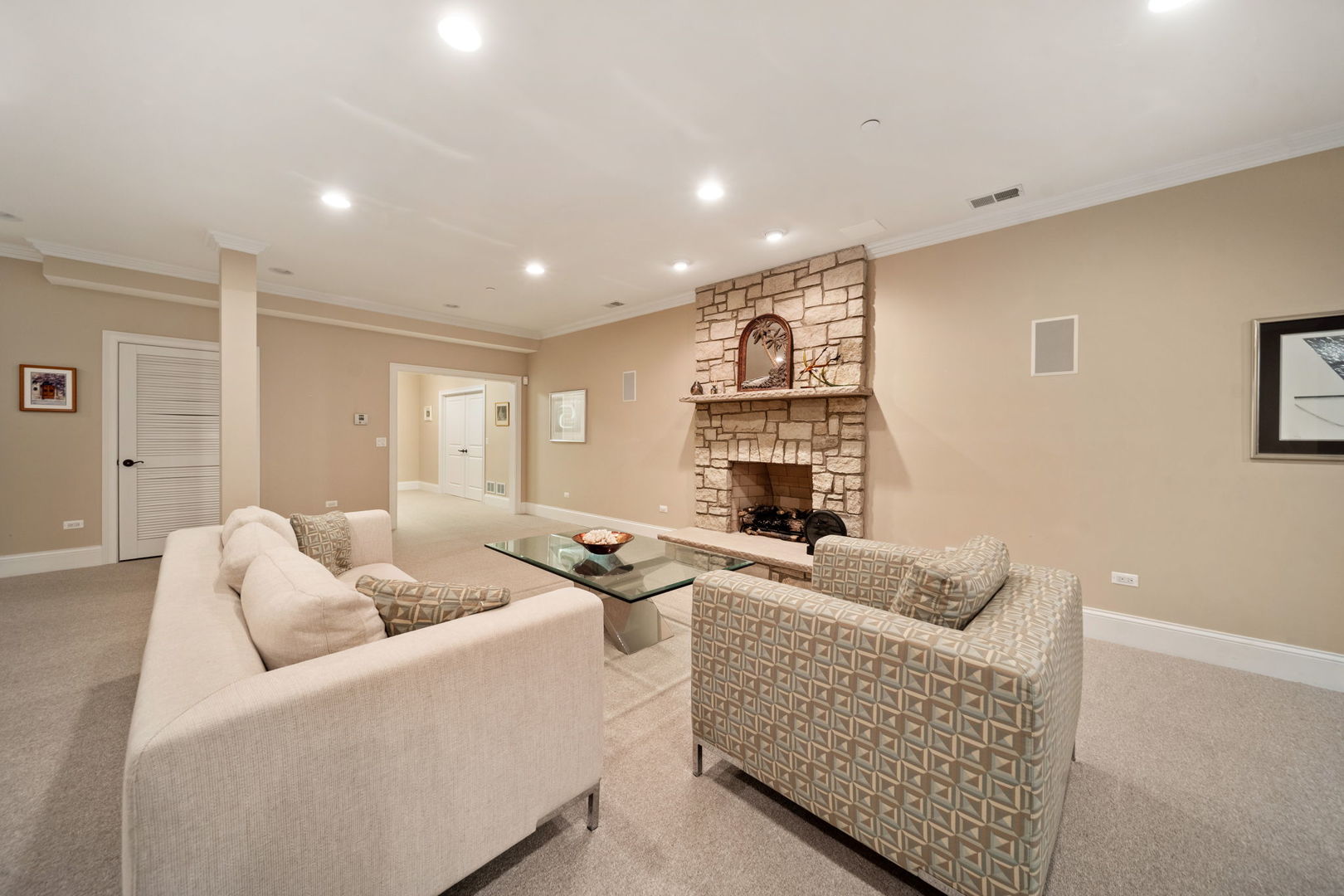 261 S Kenilworth Avenue, Glen Ellyn, IL 60137