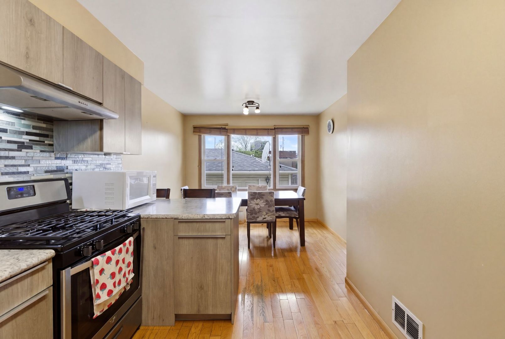 9324 S Thomas Avenue, Bridgeview, IL 60455