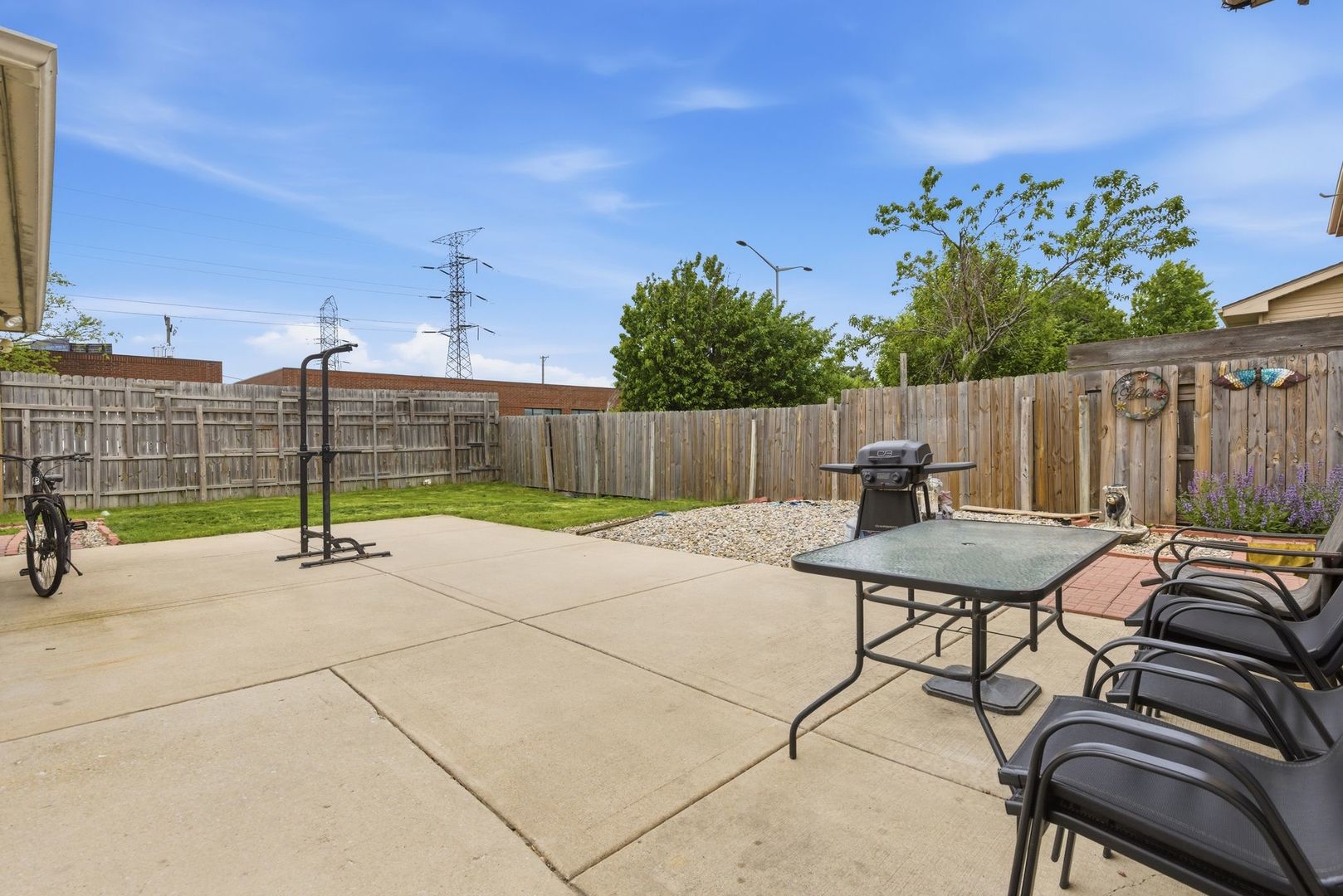 9324 S Thomas Avenue, Bridgeview, IL 60455