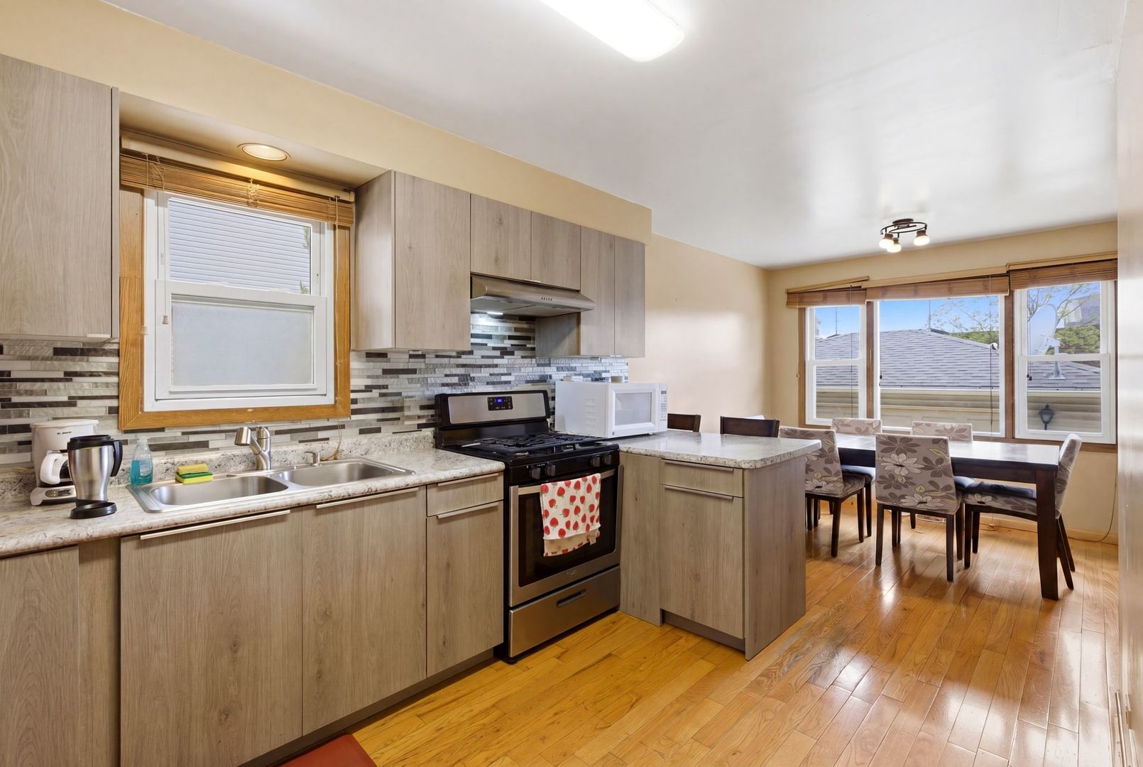 9324 S Thomas Avenue, Bridgeview, IL 60455