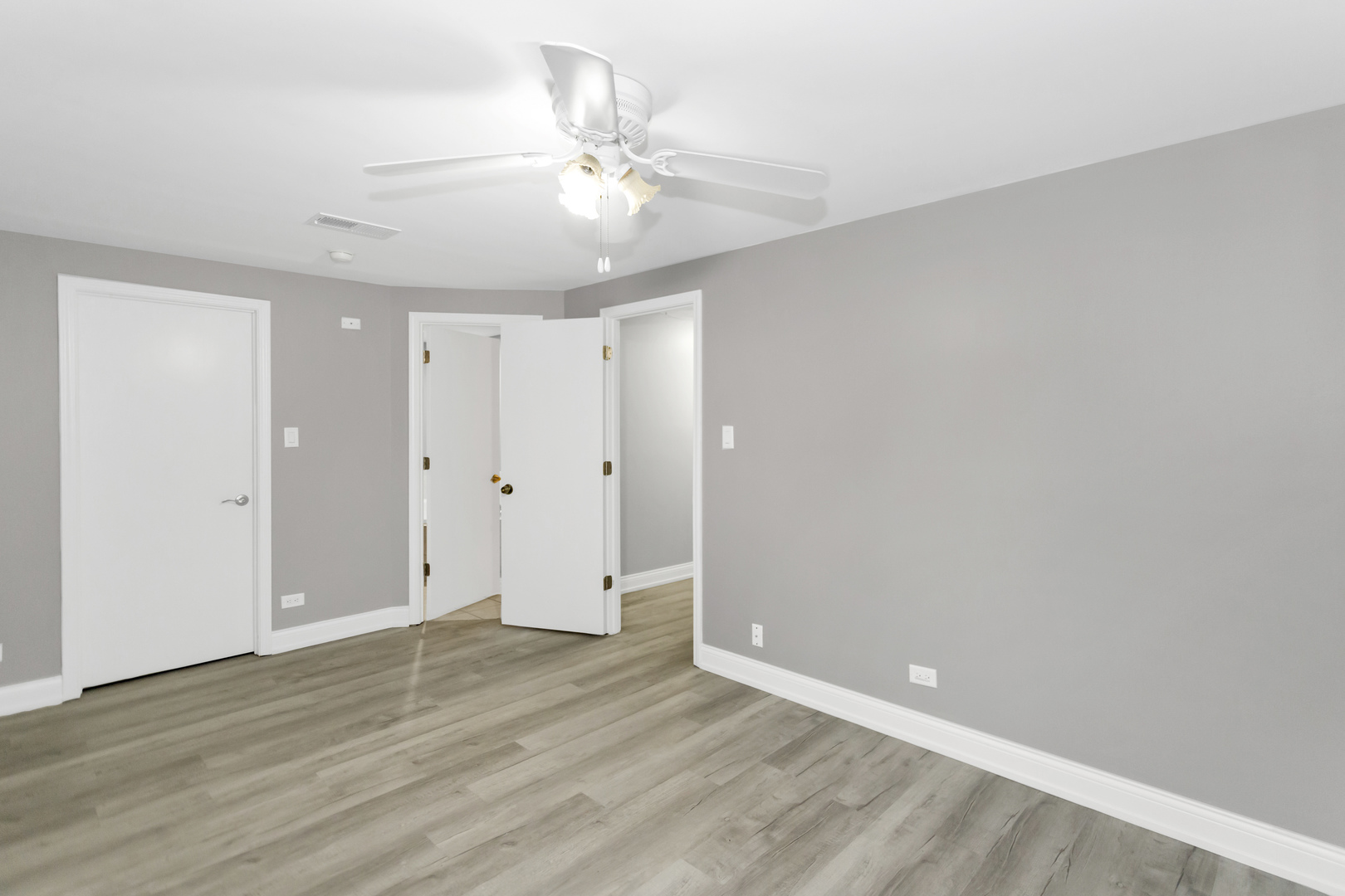 1235 W Schaumburg Road, Schaumburg, IL 60194