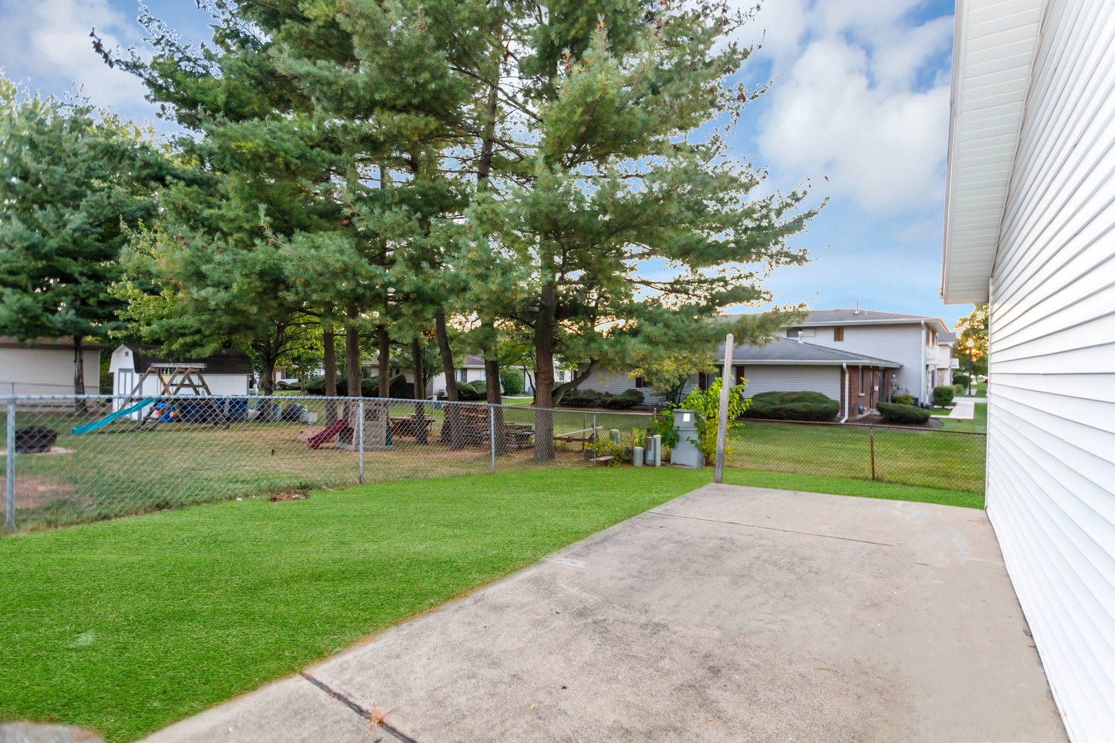 1235 W Schaumburg Road, Schaumburg, IL 60194