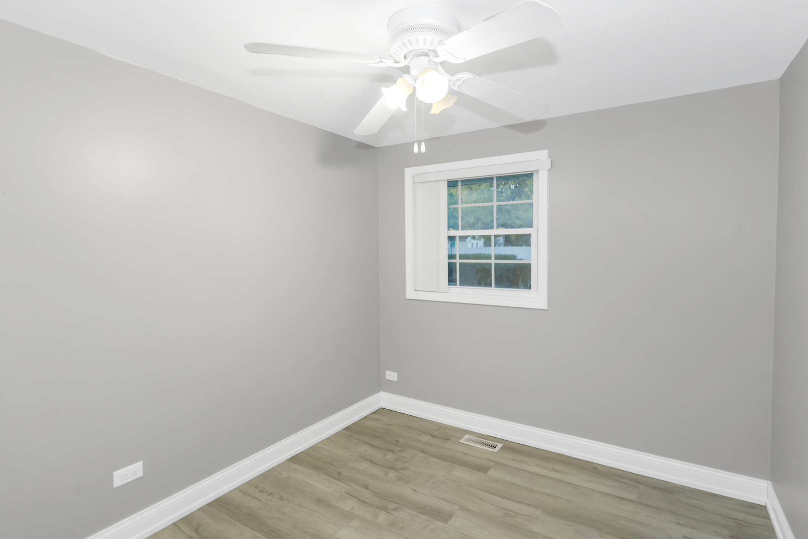1235 W Schaumburg Road, Schaumburg, IL 60194